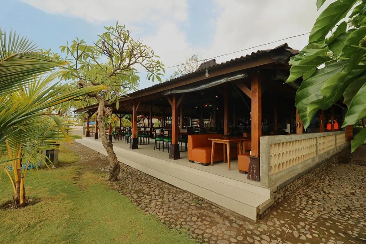 Restaurant/places to eat in Mina Tanjung Hotel