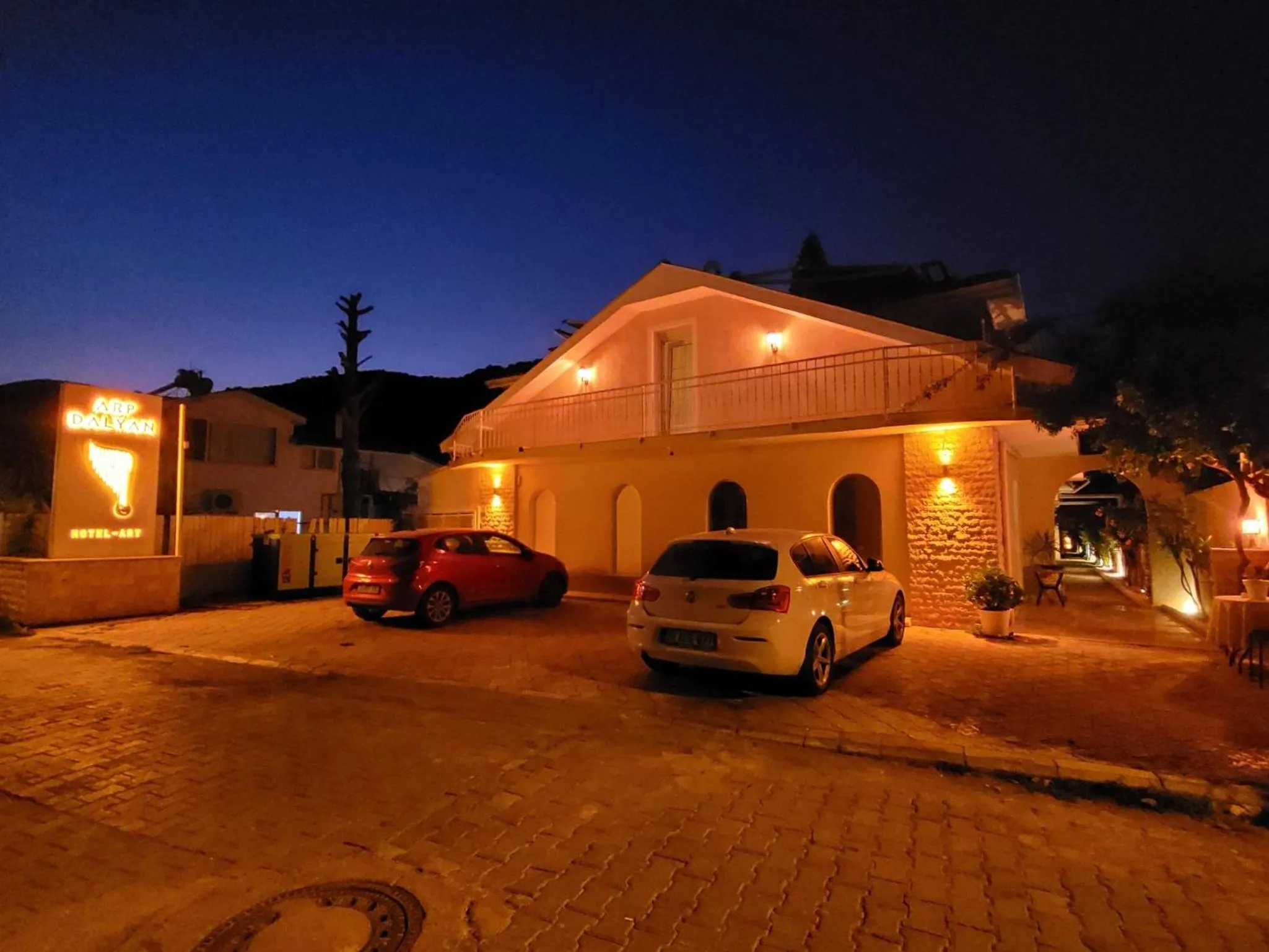 Property building in Arp Dalyan