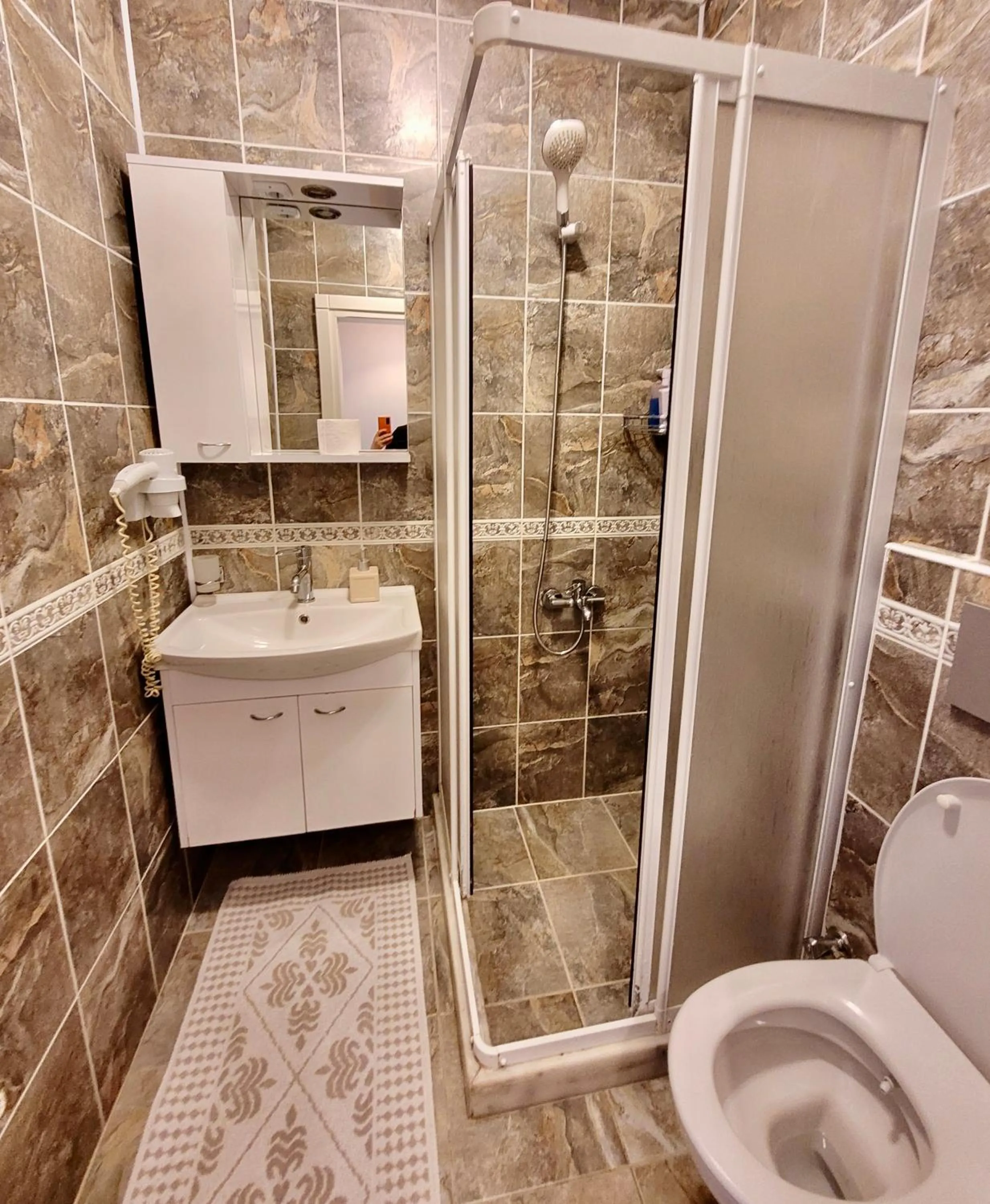 Shower in Arp Dalyan