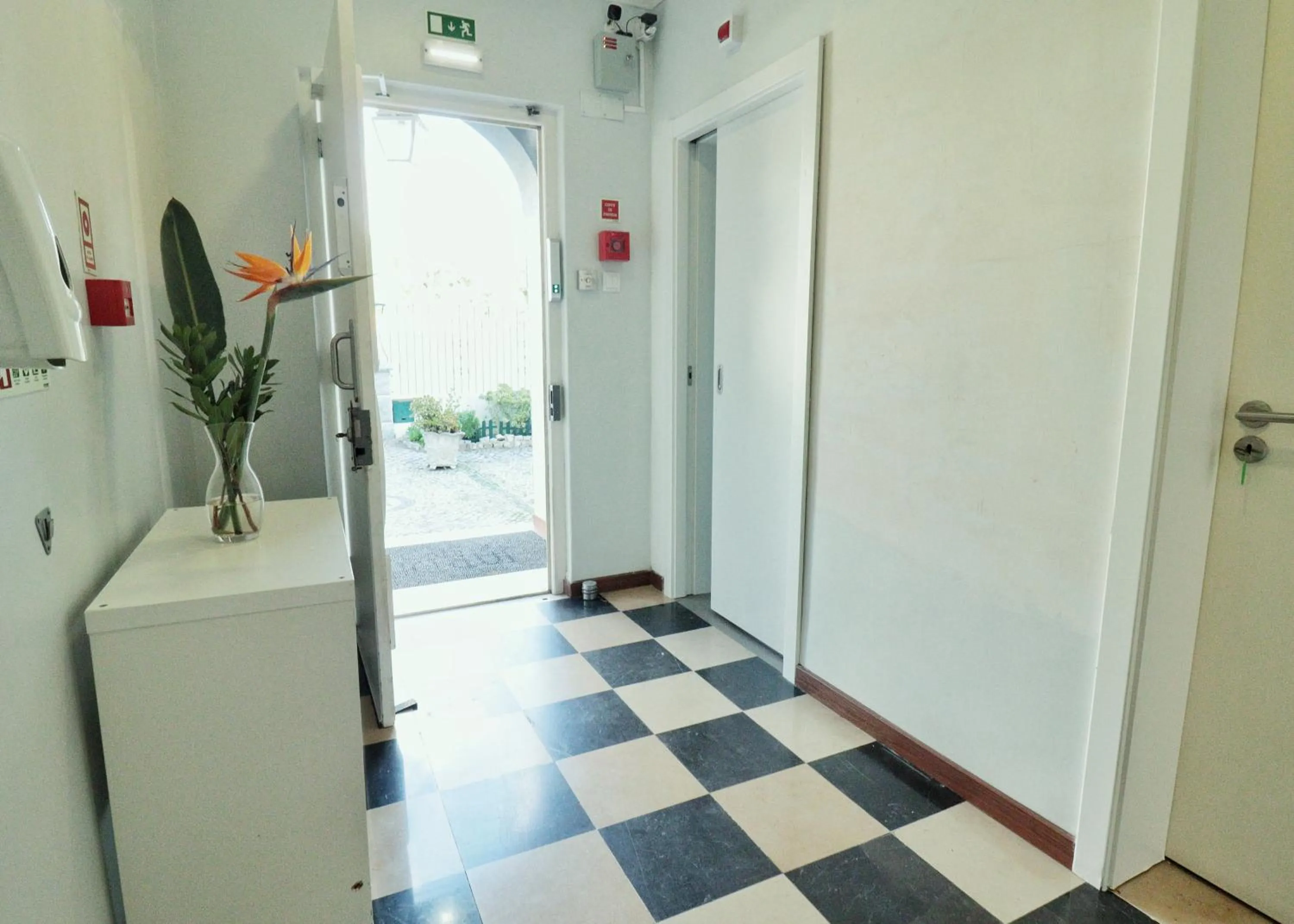 Facade/entrance in Hostel Jardins de São Luís