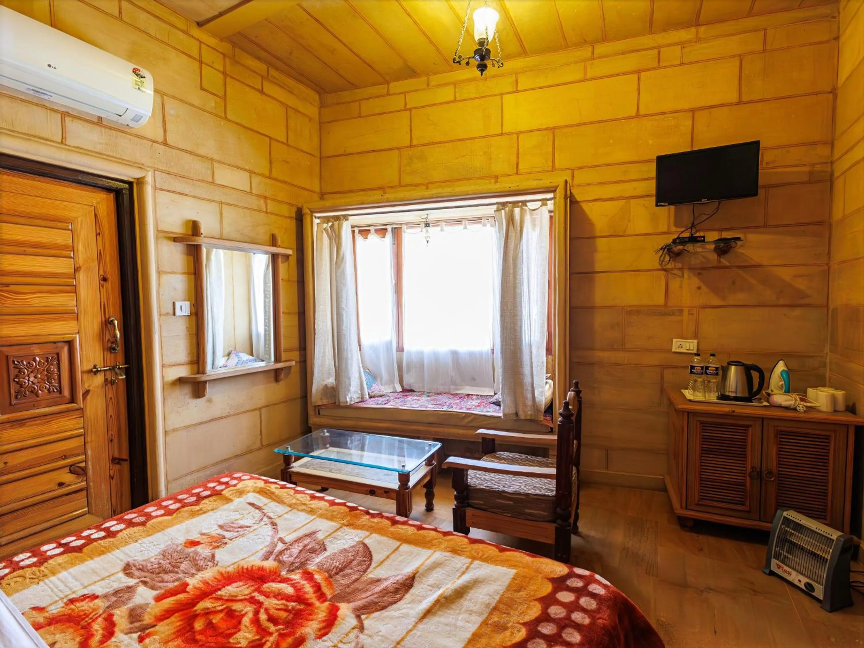 Bed in Hotel The Silk Route