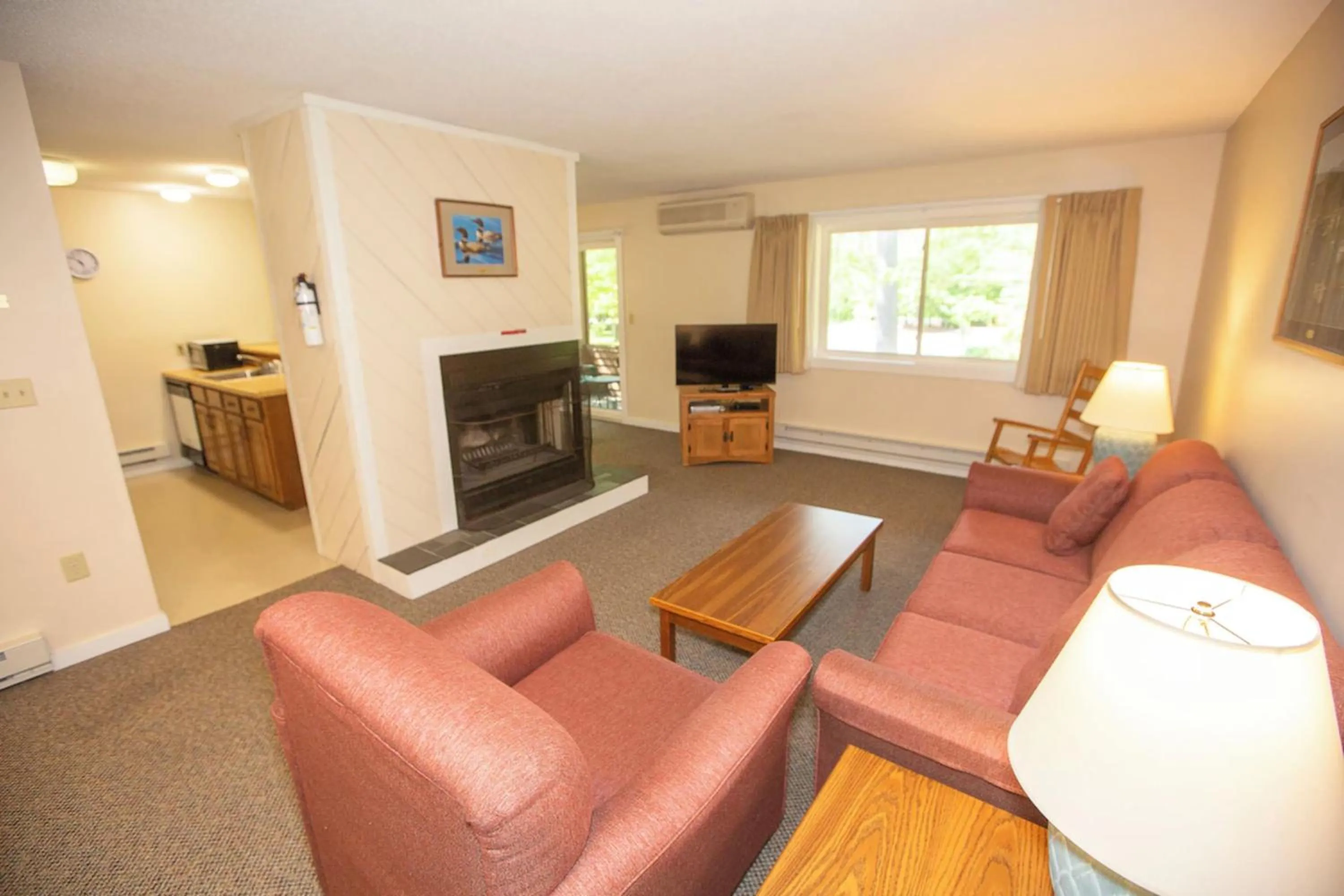 Living room in Cold Spring Plymouth Resort