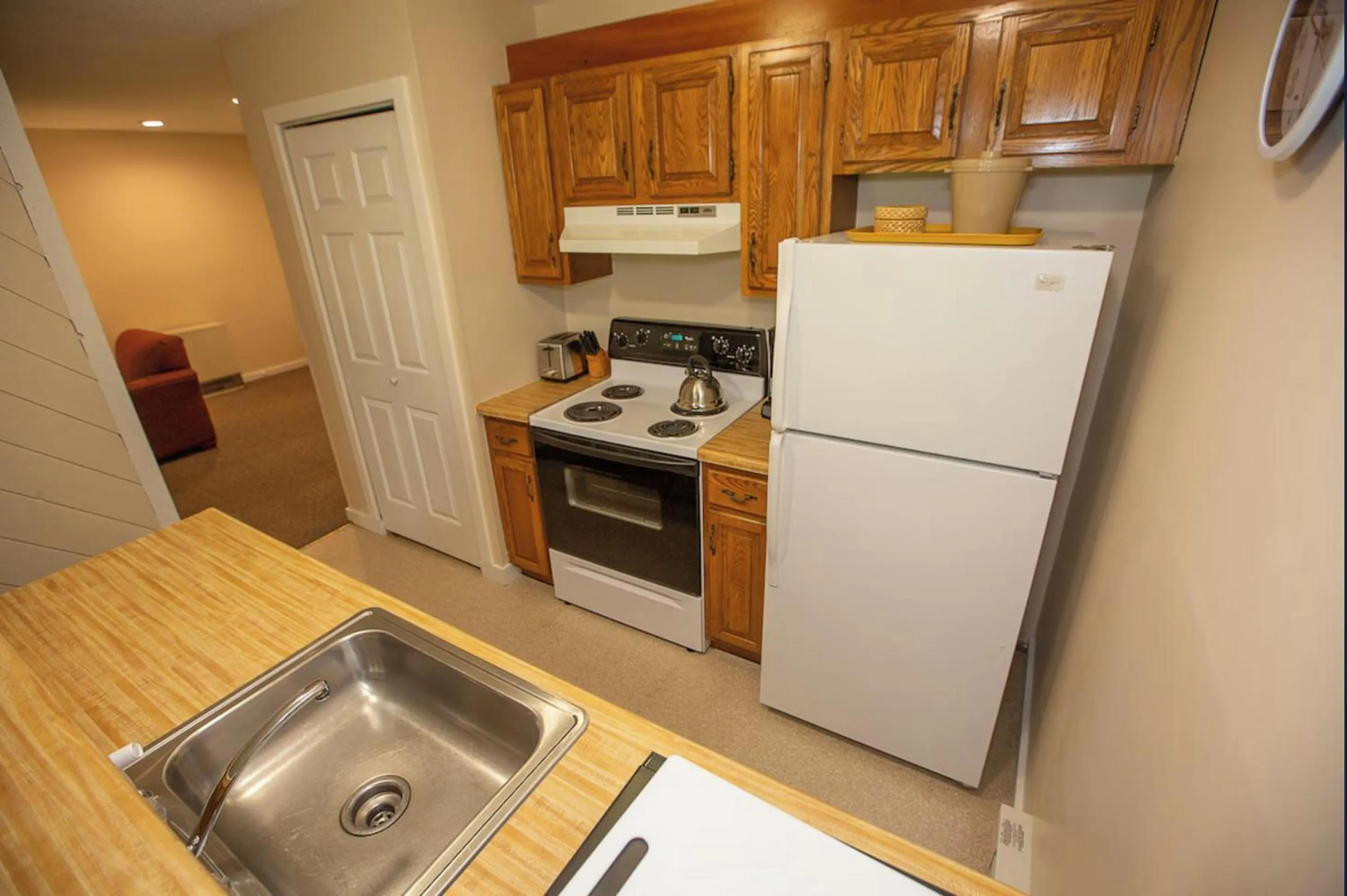 Kitchen or kitchenette in Cold Spring Plymouth Resort