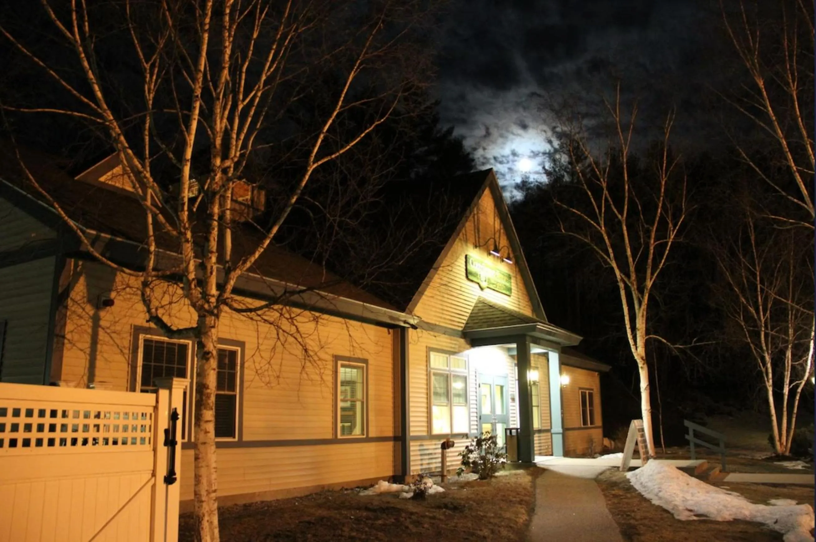 Night in Cold Spring Plymouth Resort