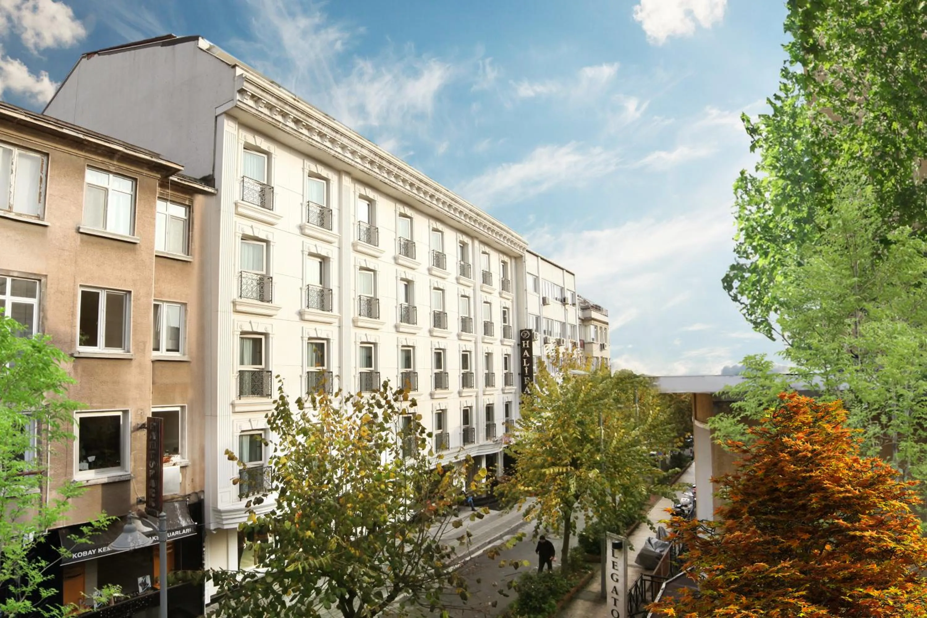 Property building in Halifaks Hotel