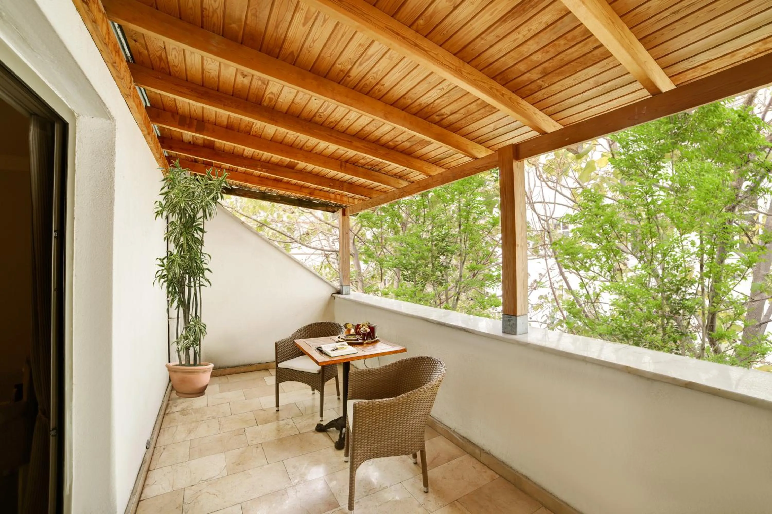 Patio in Halifaks Hotel