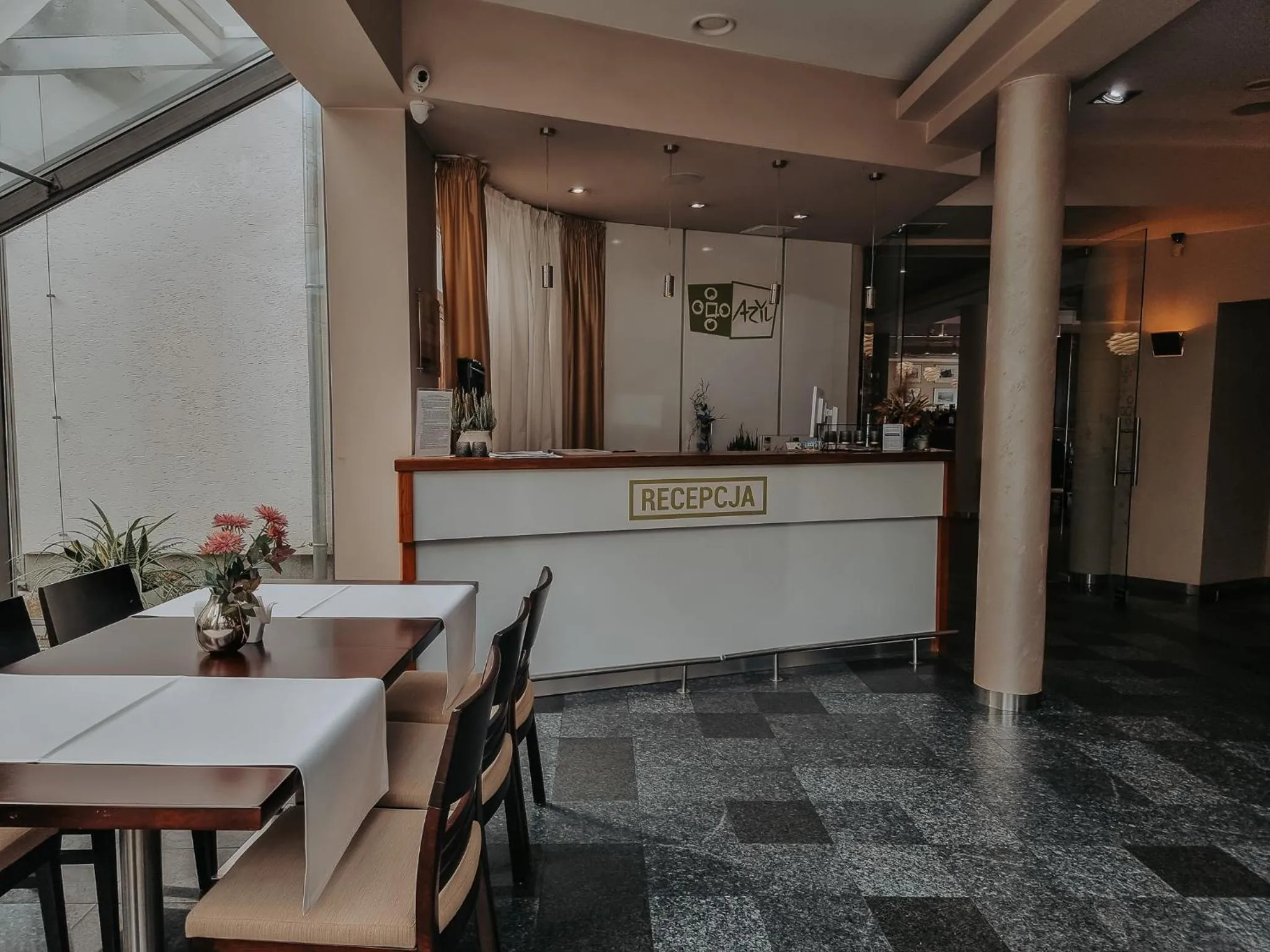 Restaurant/places to eat in Pokoje hotelowe Azyl