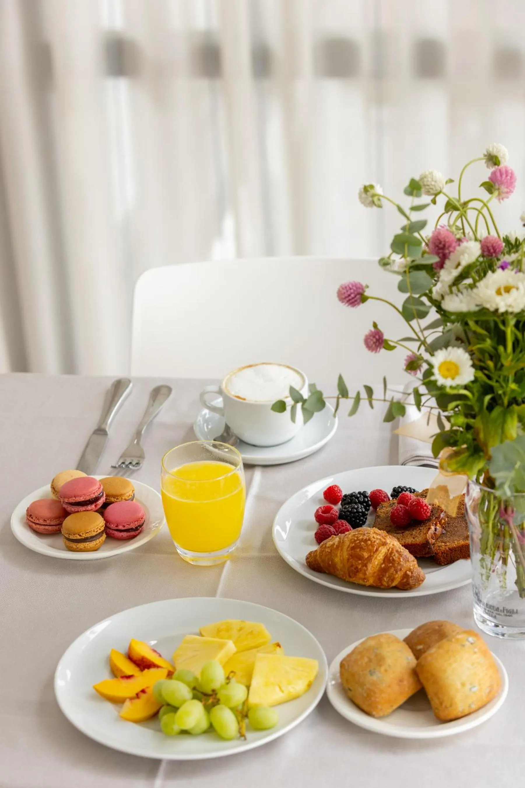 Breakfast in Hotel Capitol