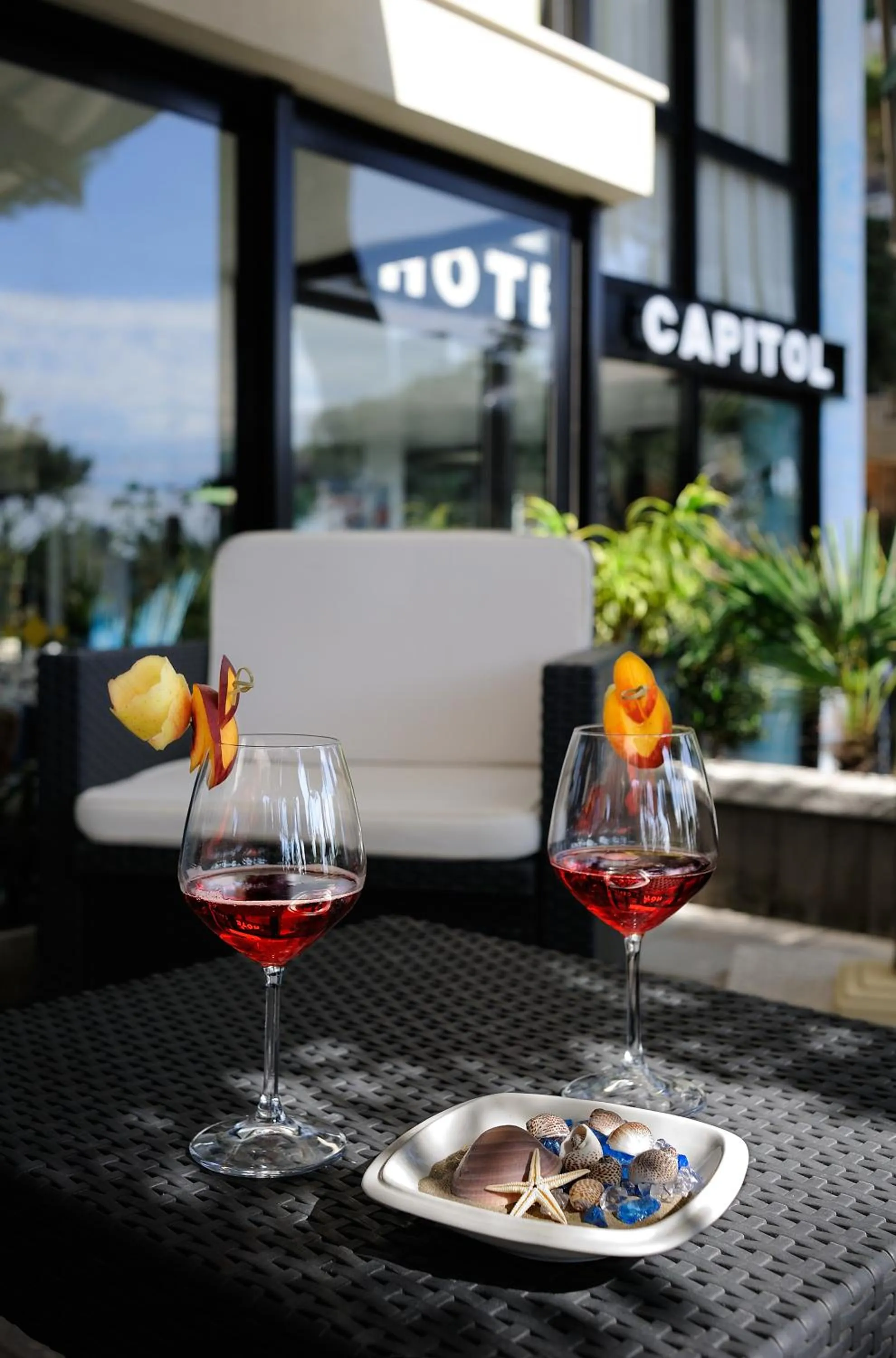 Alcoholic drinks in Hotel Capitol