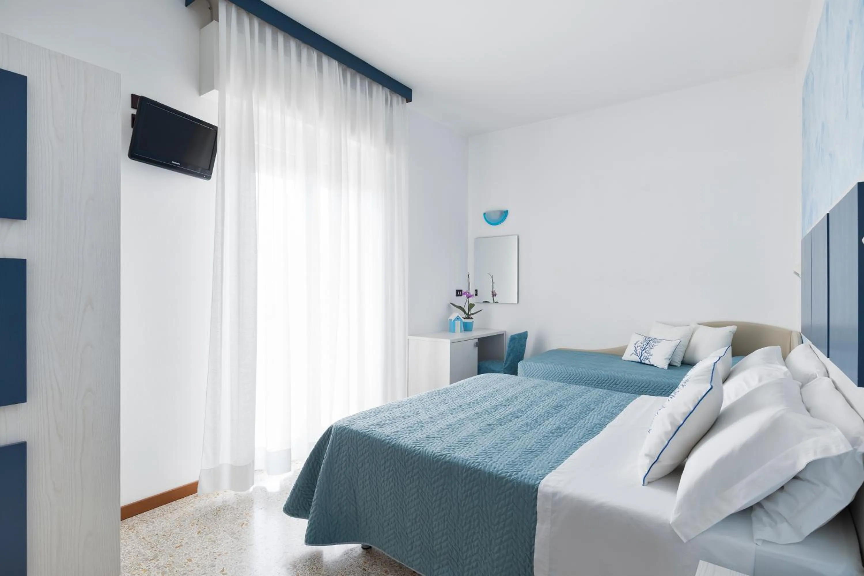 Bed in Hotel Capitol