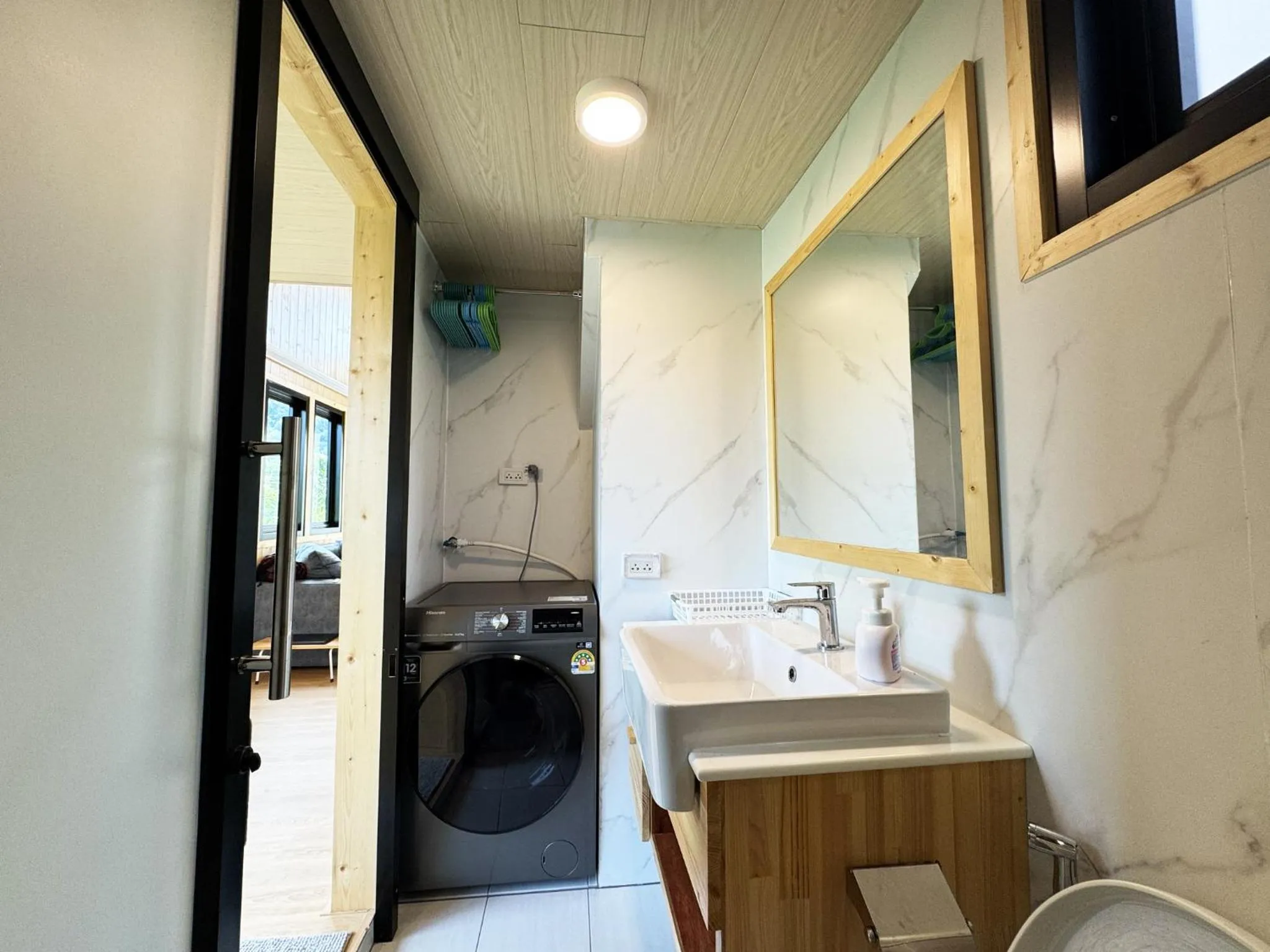Toilet in Abrite House - Tiny House Koh Lanta