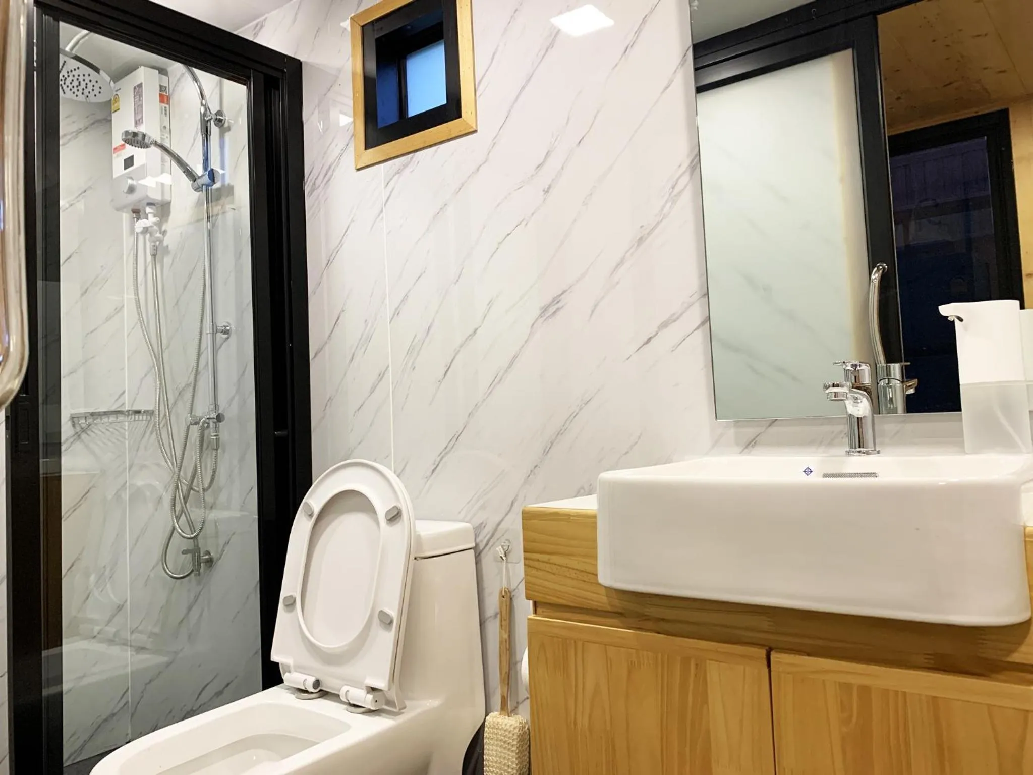 Shower in Abrite House - Tiny House Koh Lanta