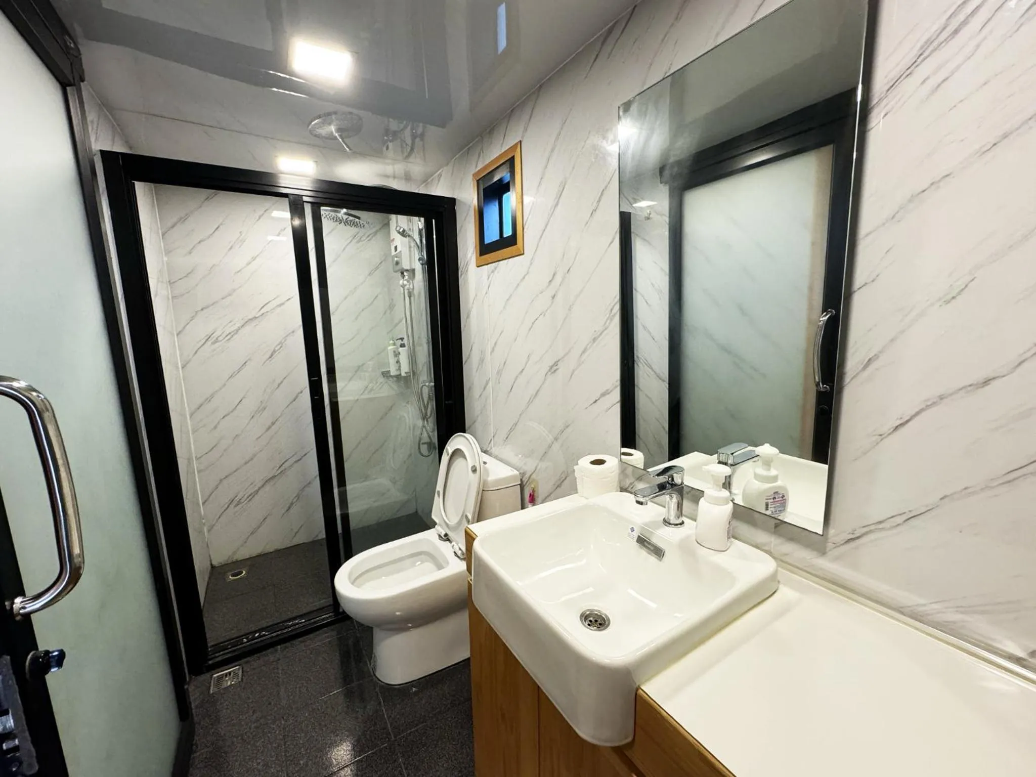 Shower in Abrite House - Tiny House Koh Lanta