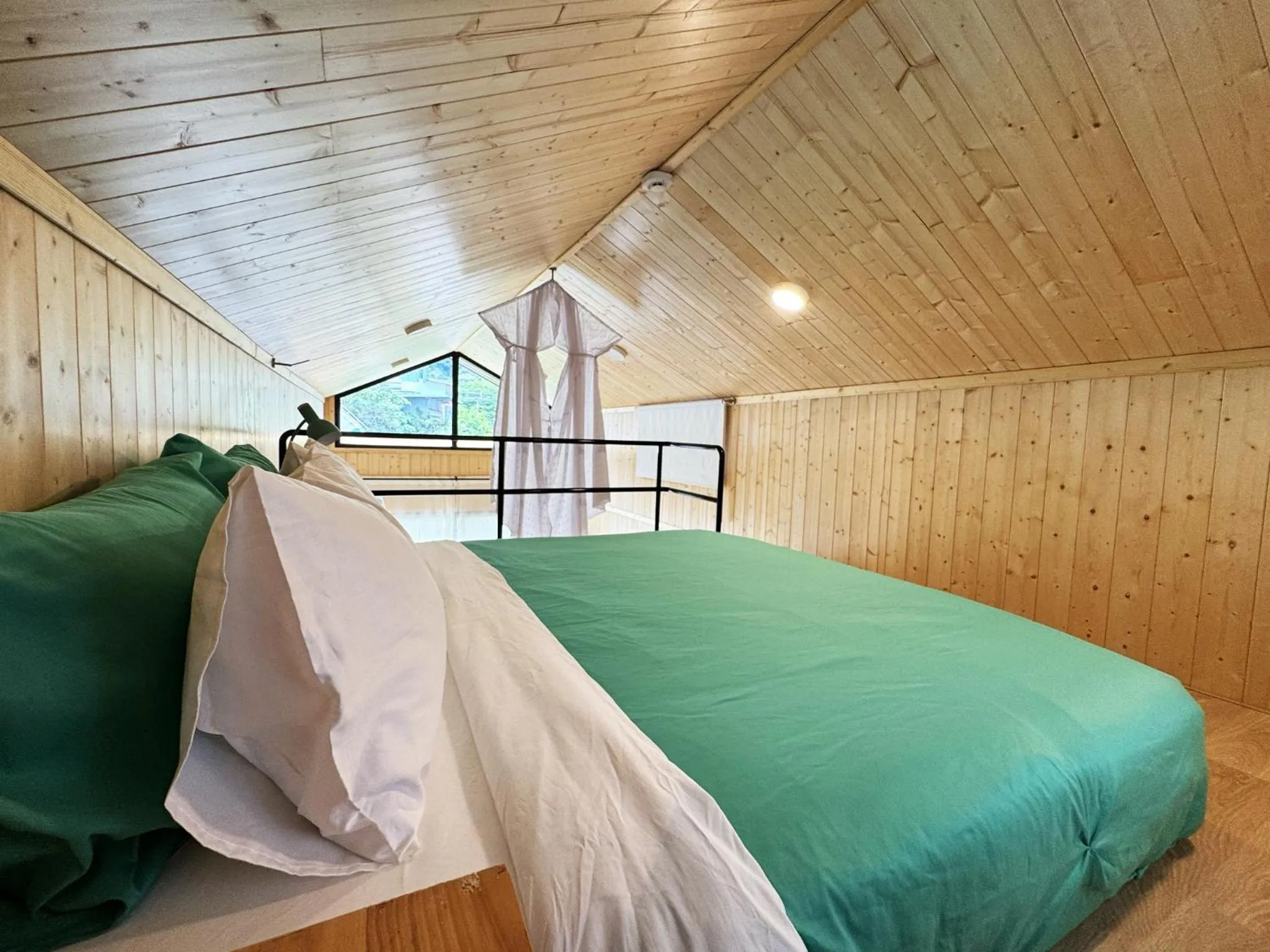 Bed in Abrite House - Tiny House Koh Lanta