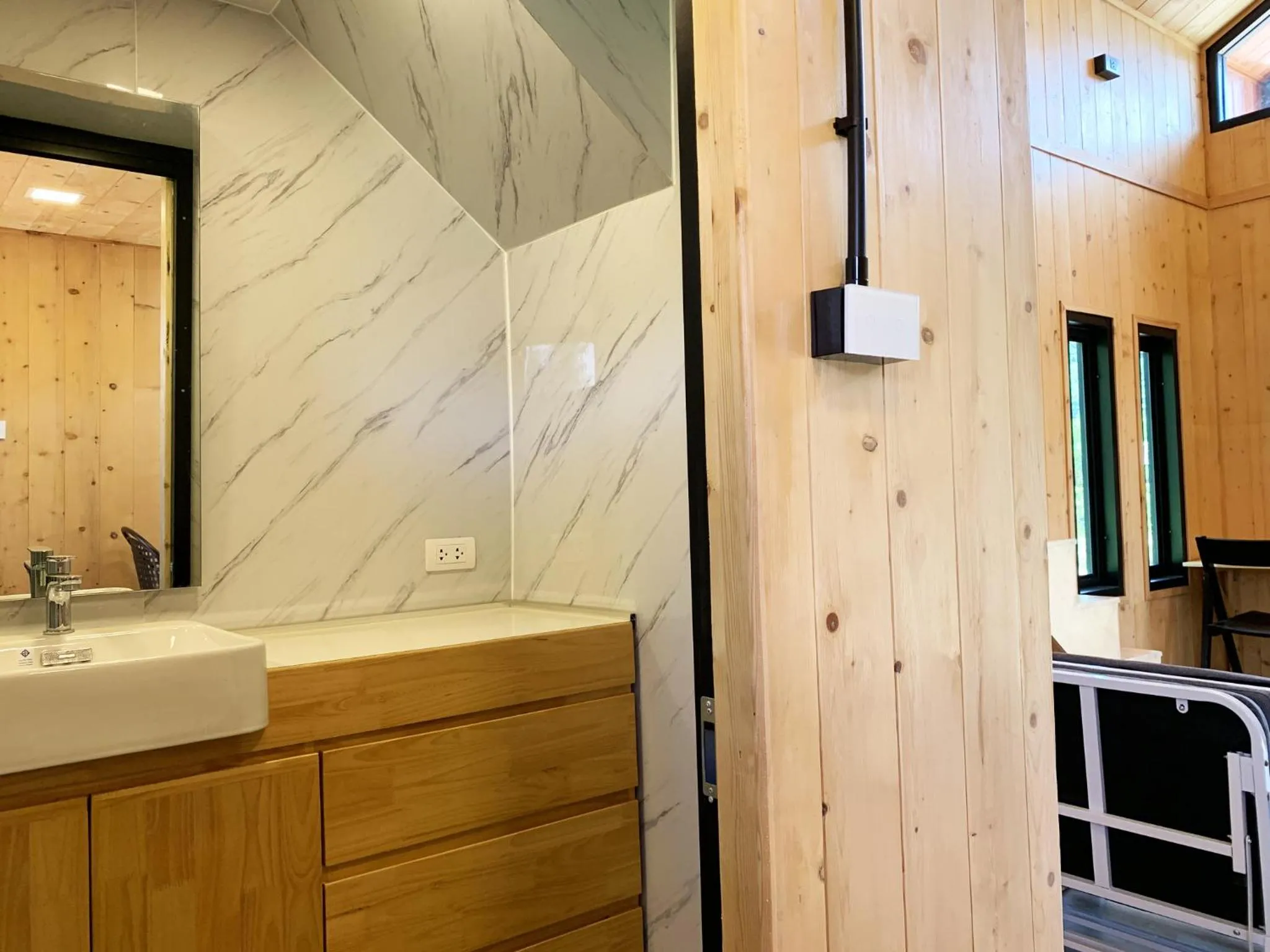 Shower in Abrite House - Tiny House Koh Lanta