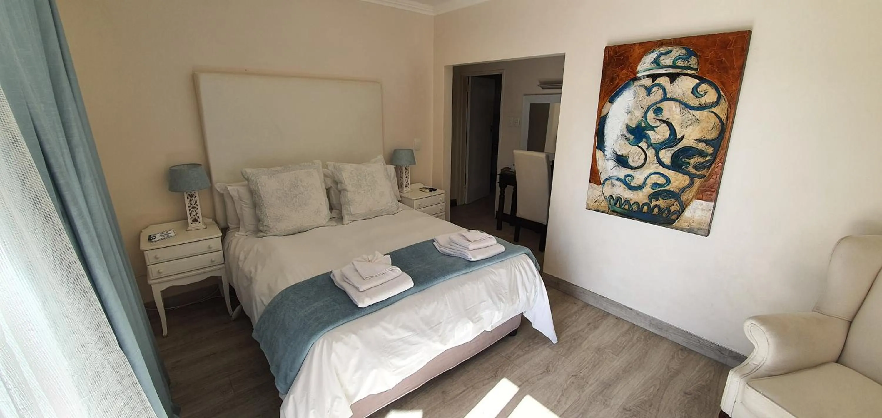 Photo of the whole room, Bed in Acacia Lodge