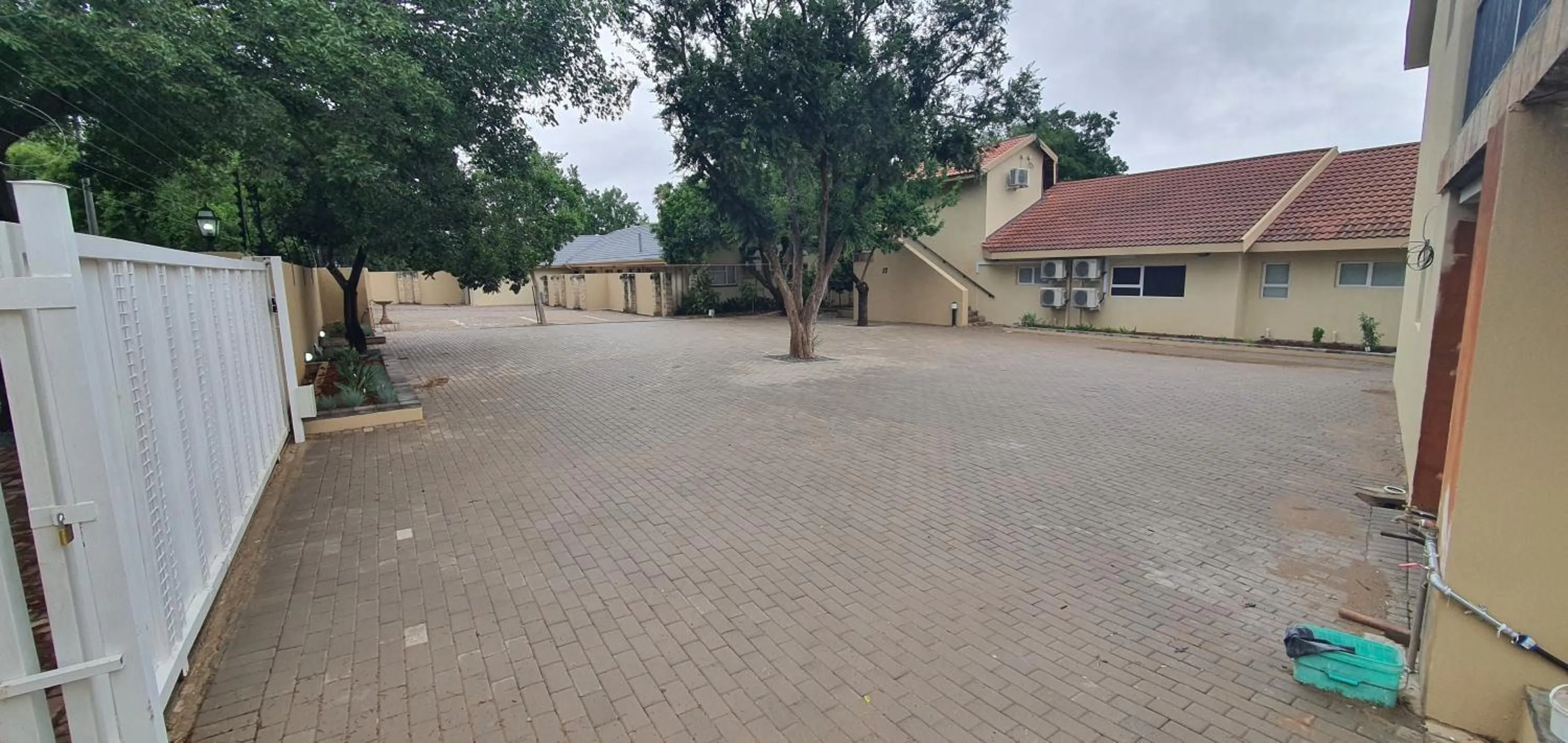 Property building in Acacia Lodge