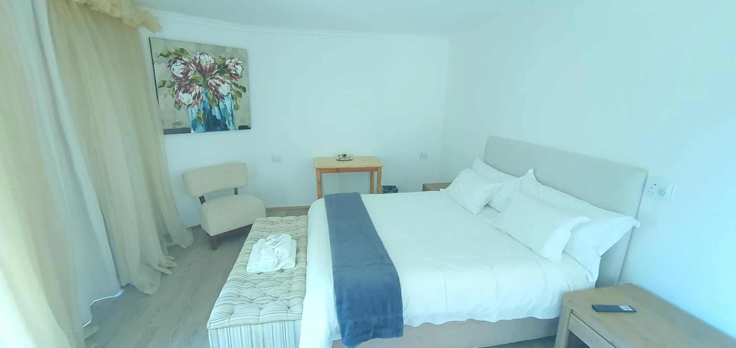 Bedroom, Bed in Acacia Lodge