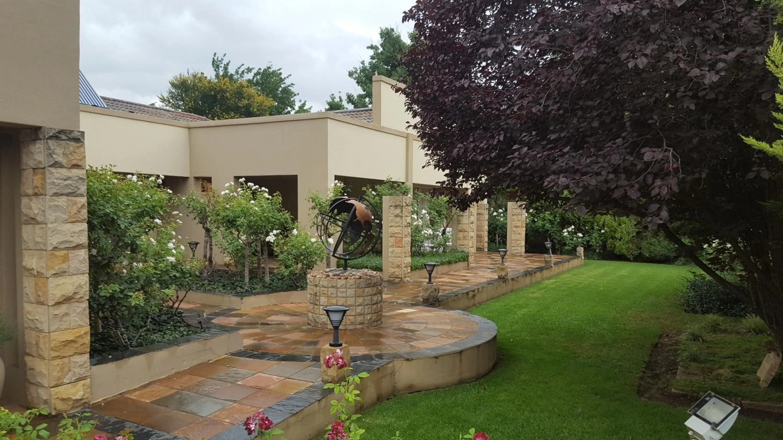 Garden in Acacia Lodge