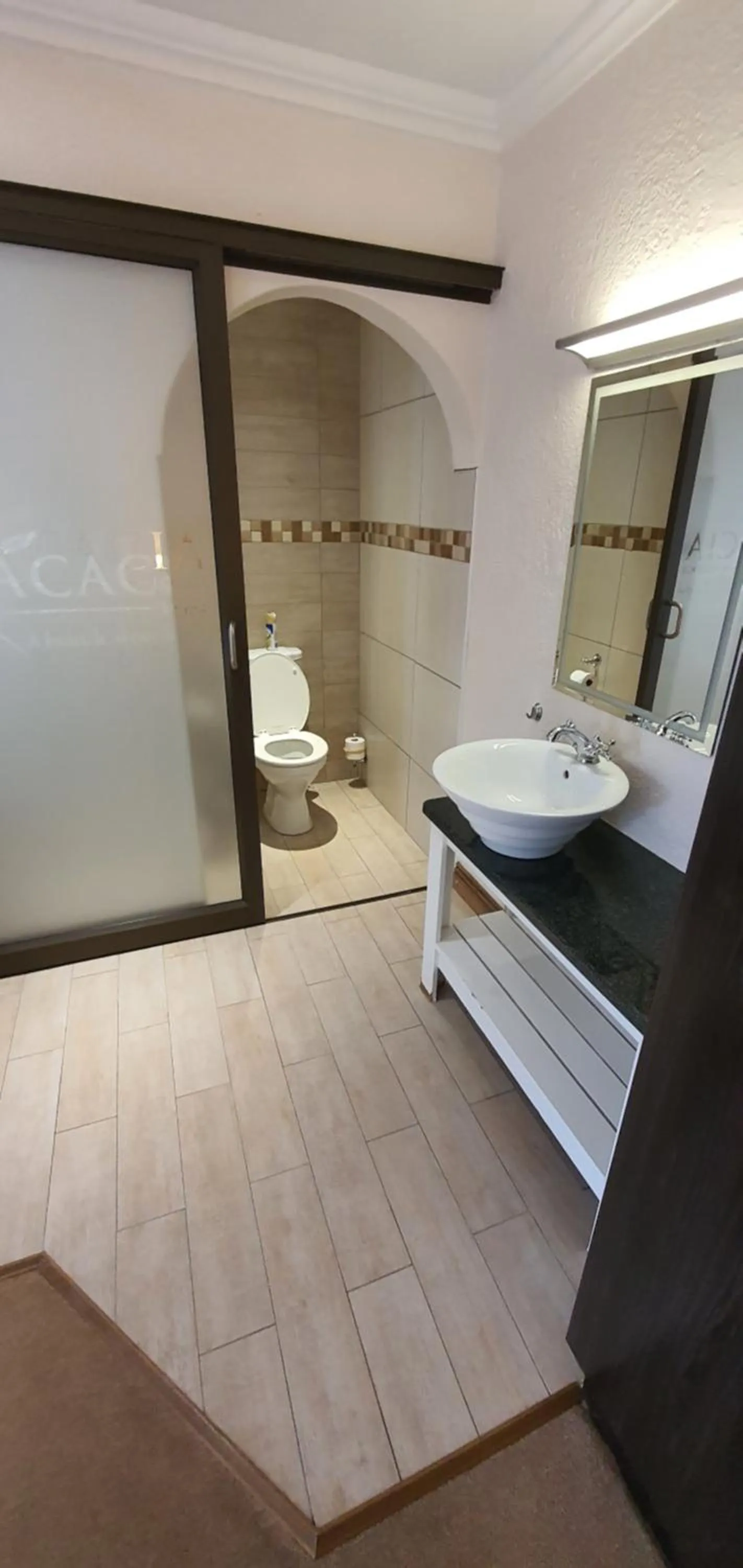 Bathroom in Acacia Lodge