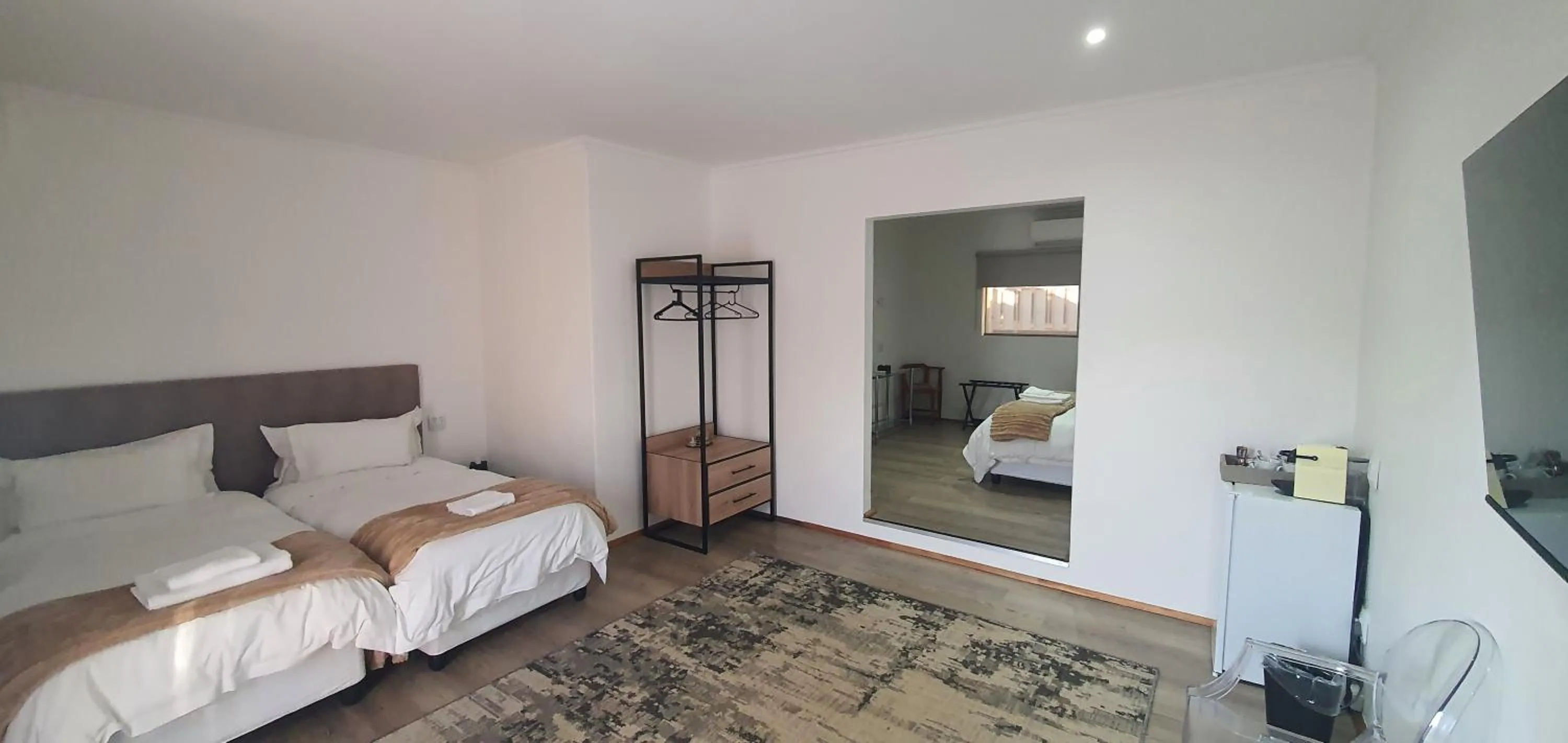 Bedroom, Bed in Acacia Lodge