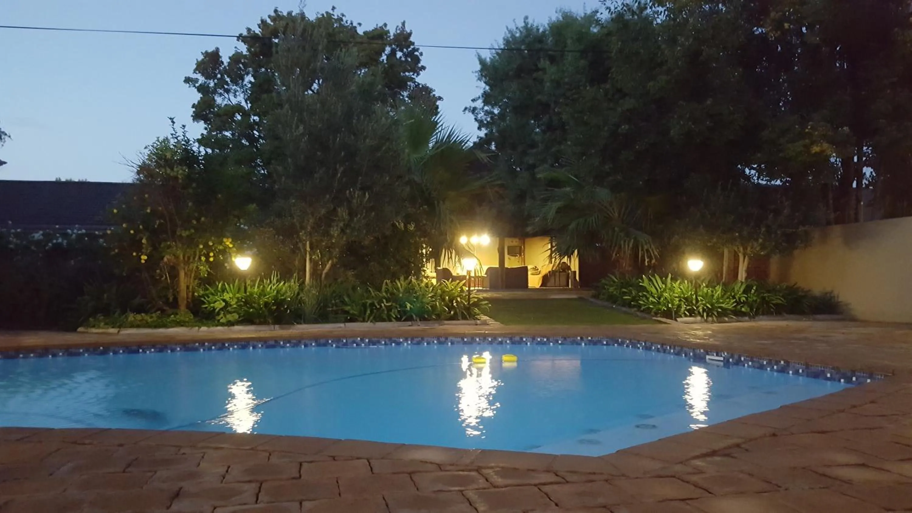 Swimming pool in Acacia Lodge