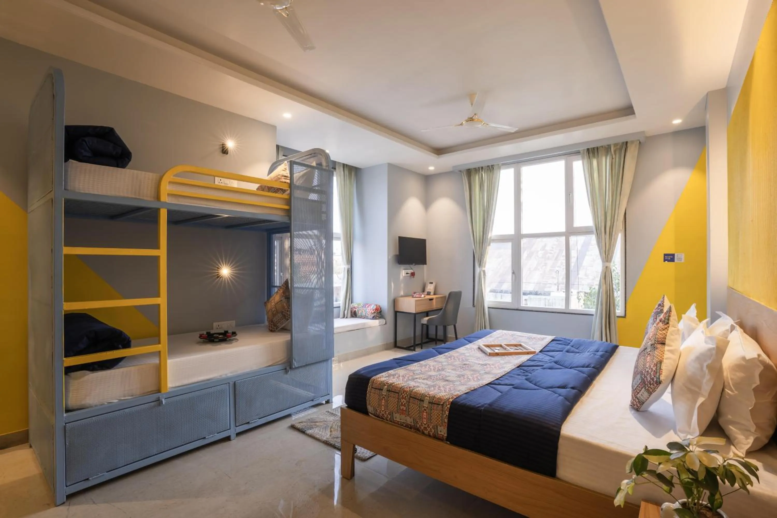 Bed in Shalom Backpackers Jaipur