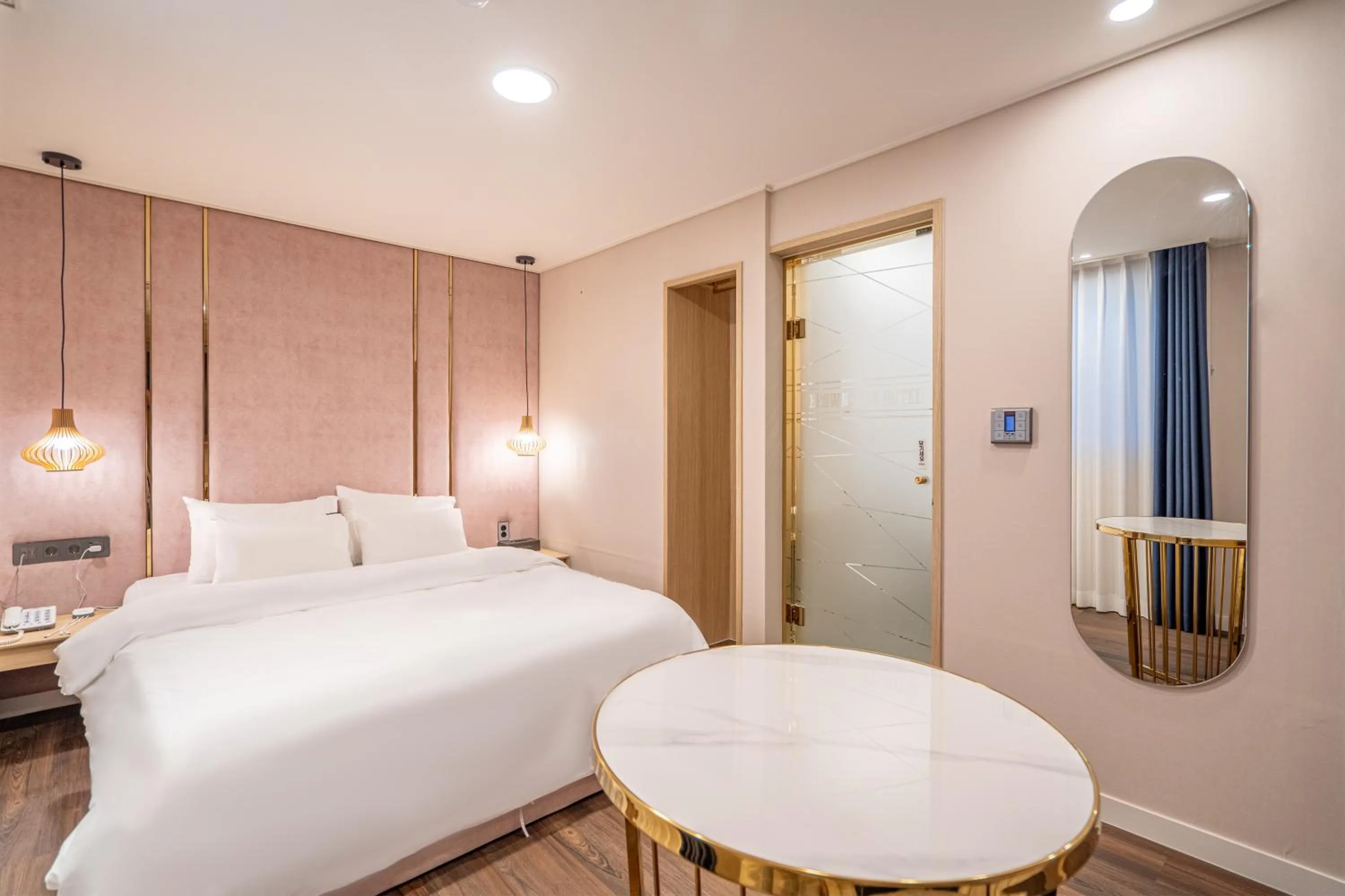 Photo of the whole room, Bed in Browndot hotel Gimhae cityhall