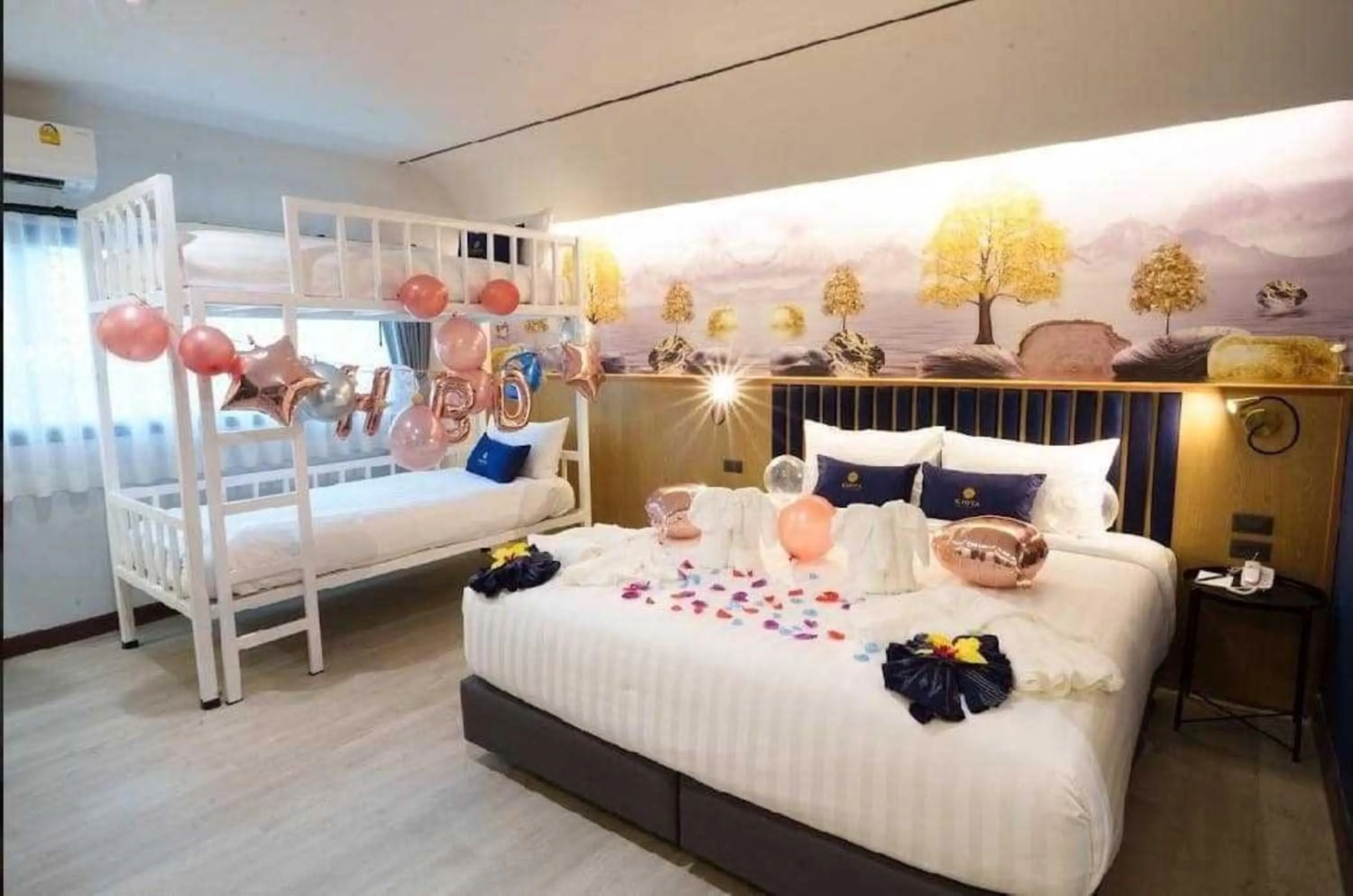 Bed in Khota Hill Hotel