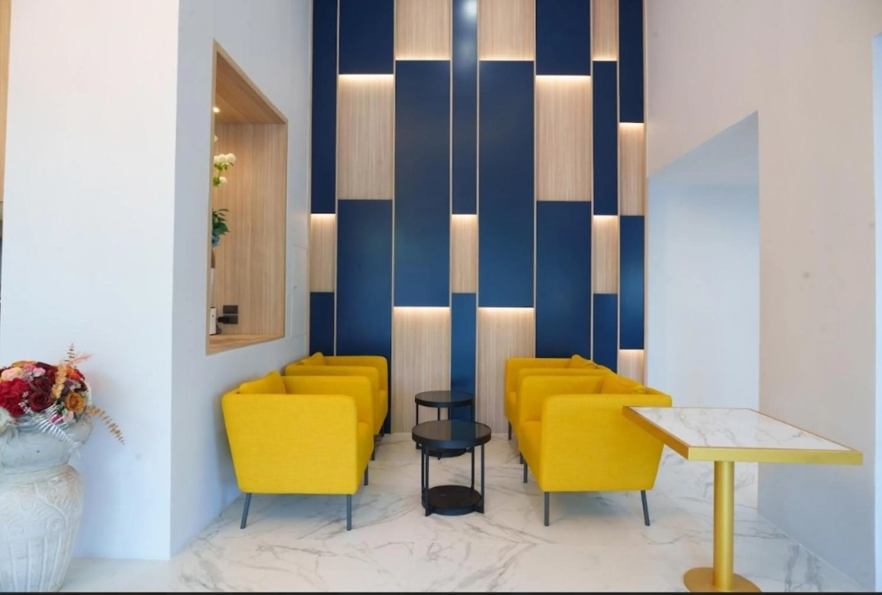 Seating area in Khota Hill Hotel