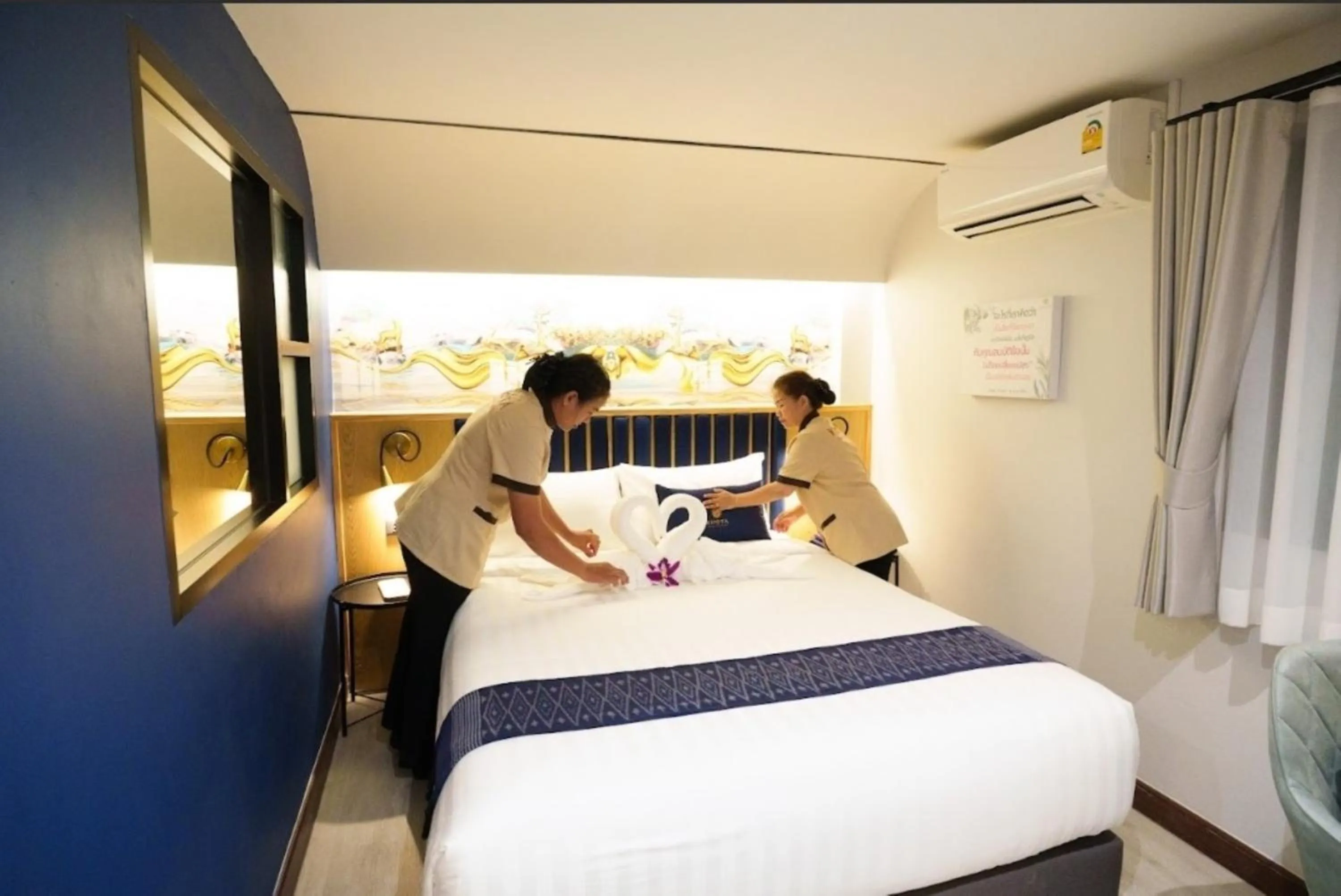 Bed in Khota Hill Hotel