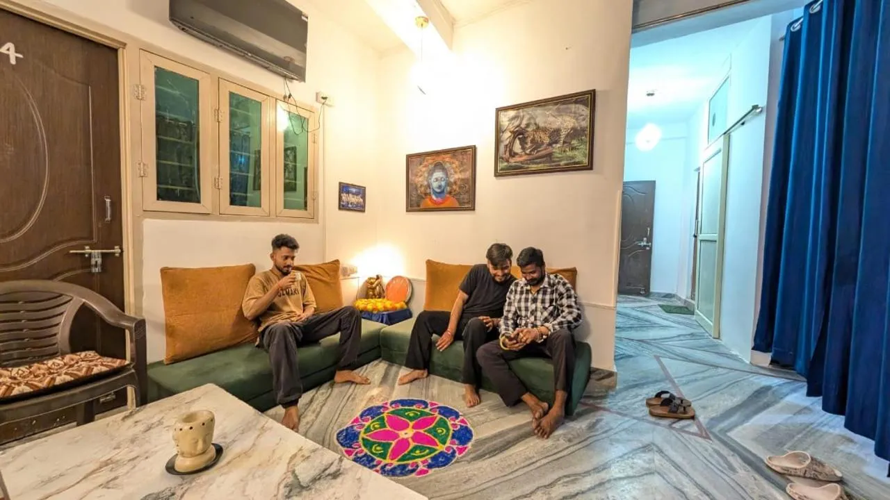 Communal lounge/ TV room in The GreenView HomeStay