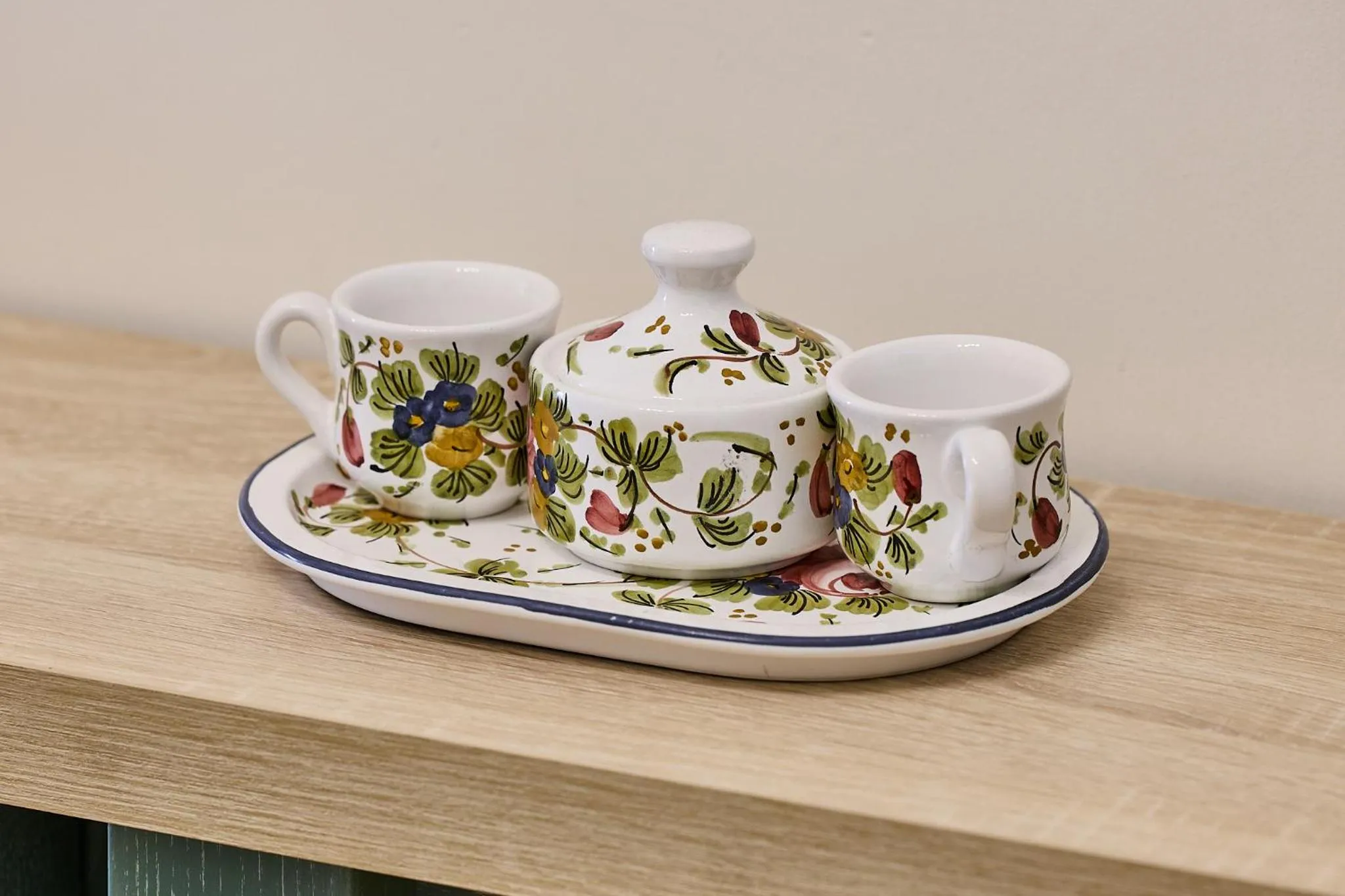 Coffee/tea facilities in Merulana Suite Apartment