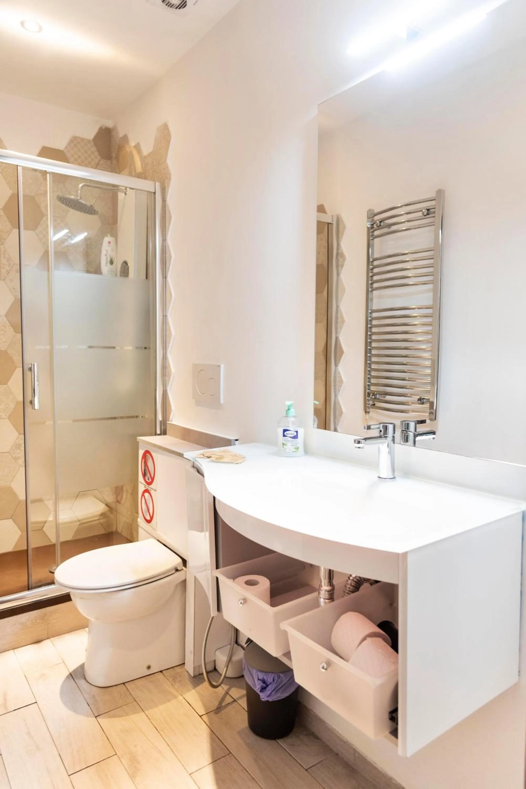 Toilet in Merulana Suite Apartment