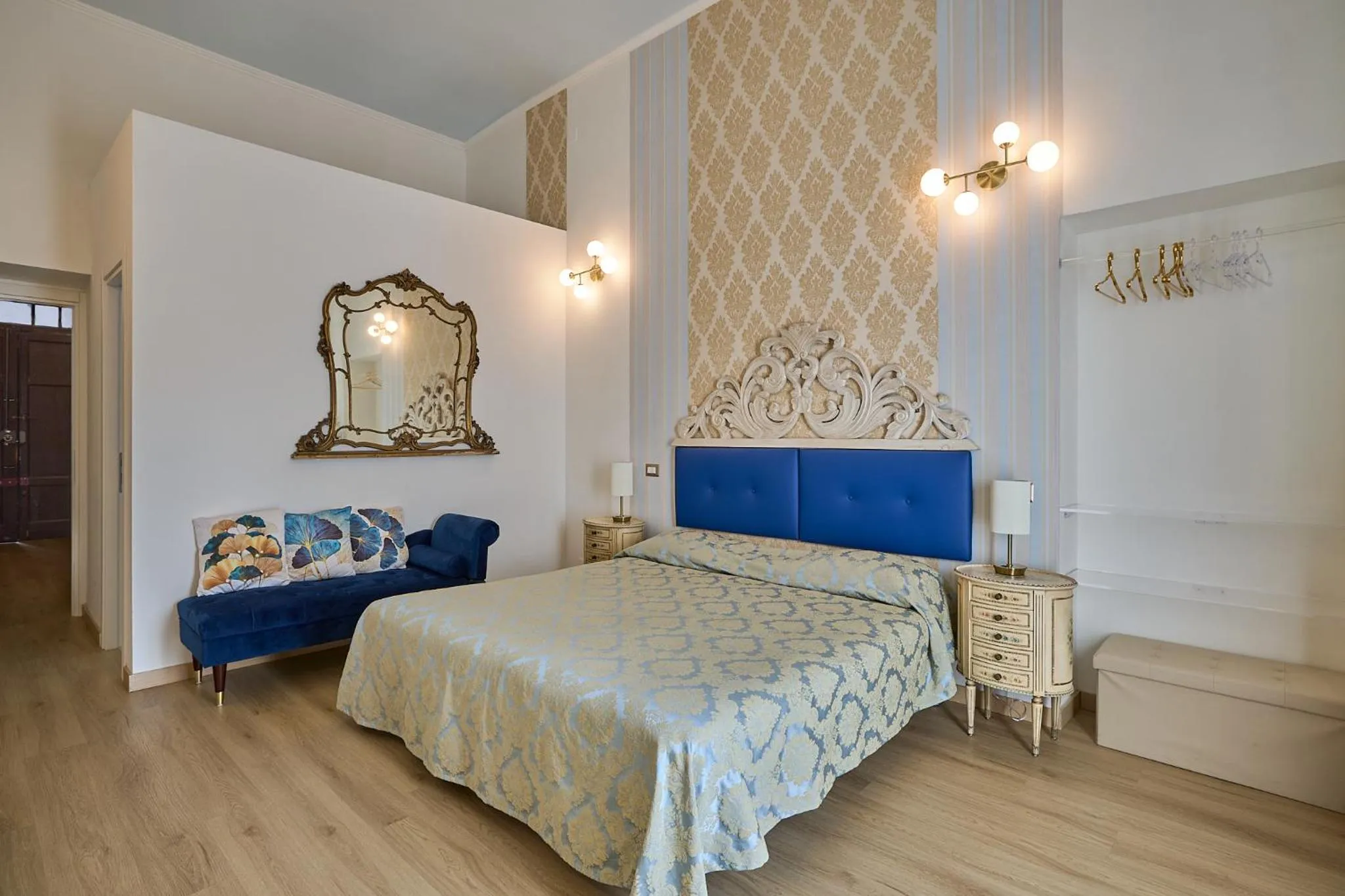 Bedroom, Bed in Merulana Suite Apartment