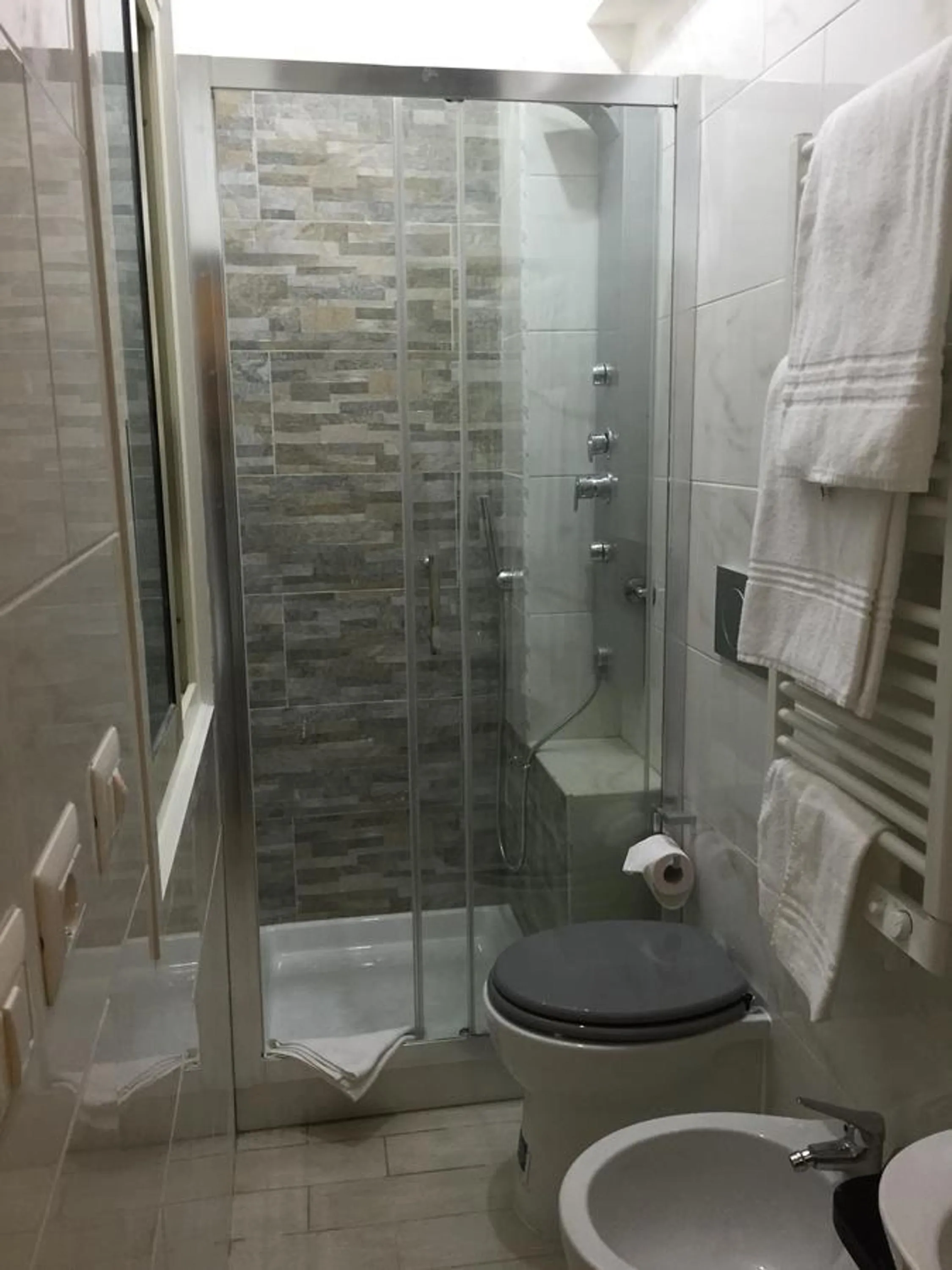 Bathroom in Merulana Suite Apartment