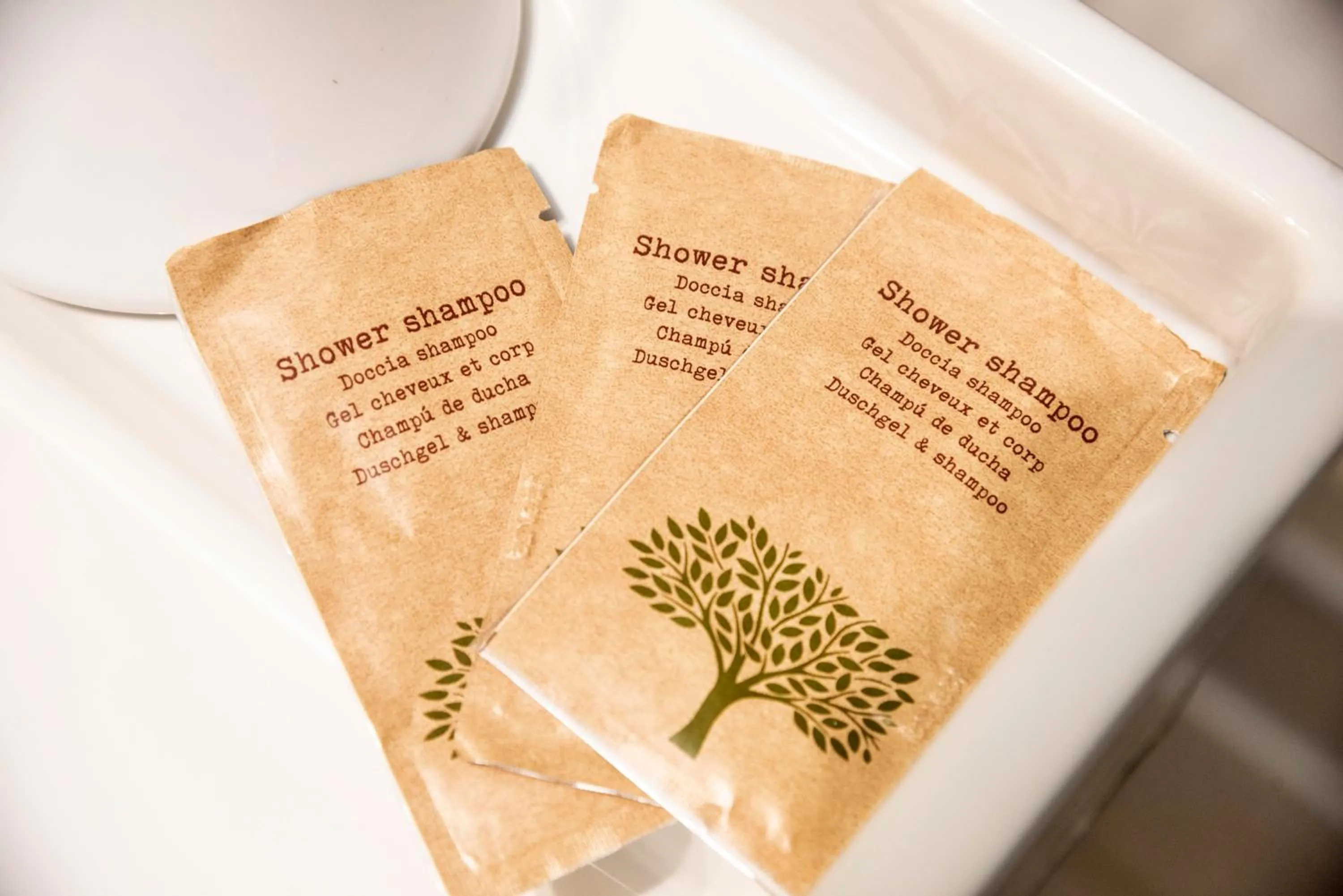 Shower in Merulana Suite Apartment