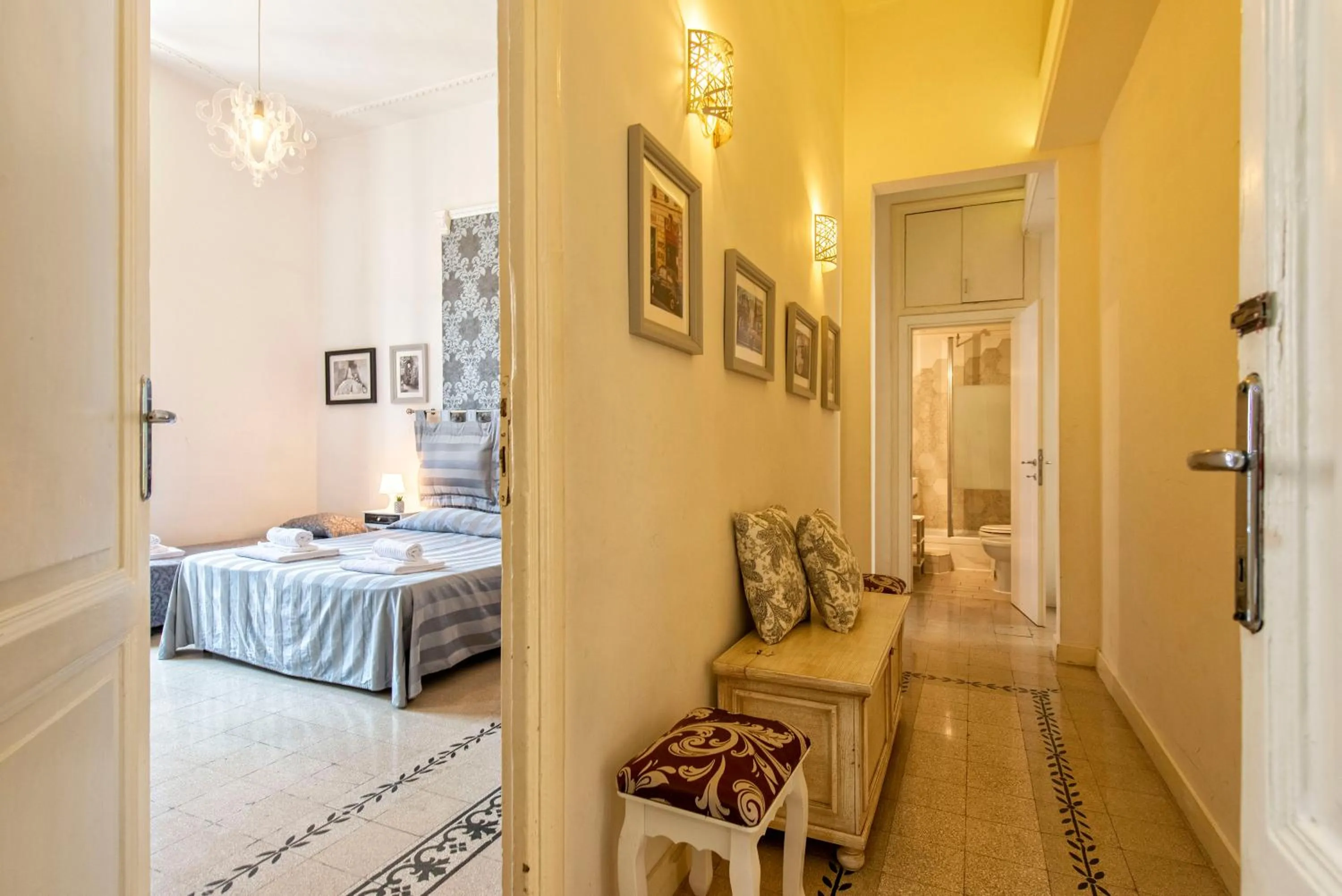 Bedroom, Bed in Merulana Suite Apartment