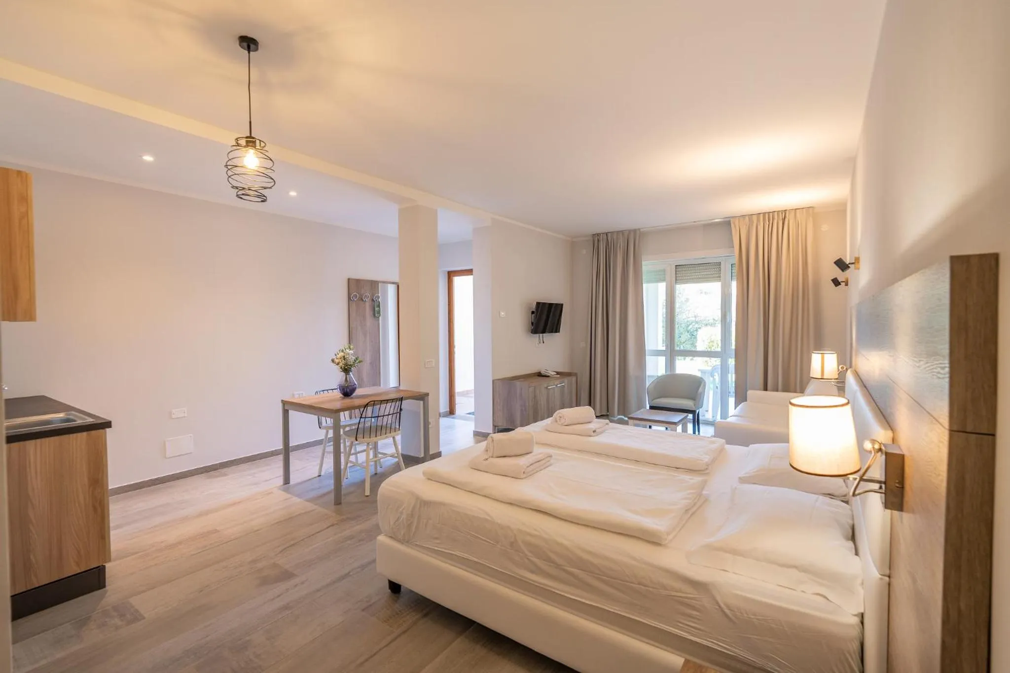 Bedroom, Bed in Il Pelagone Hotel & Golf Resort Toscana