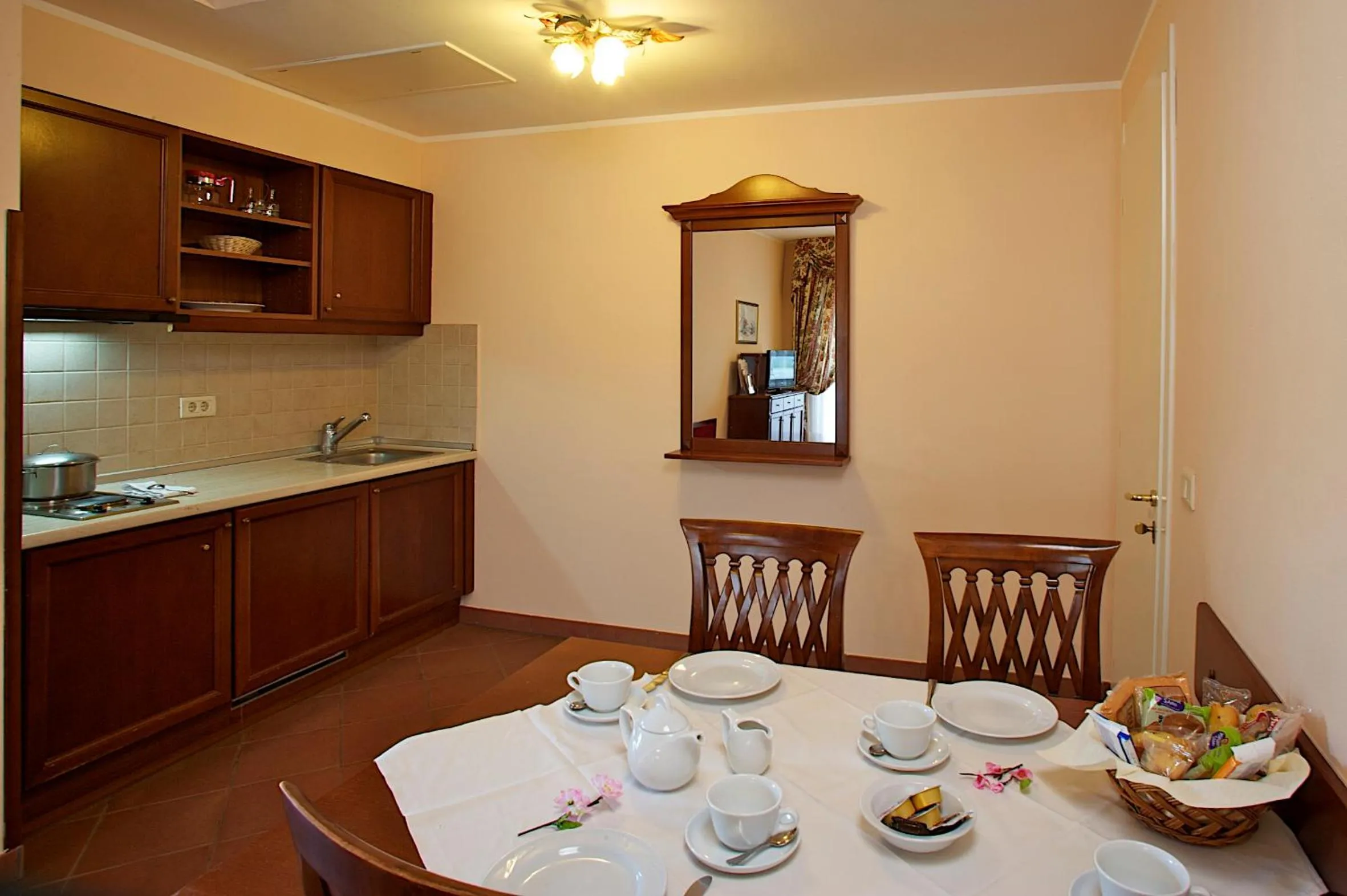 kitchen in Il Pelagone Hotel & Golf Resort Toscana