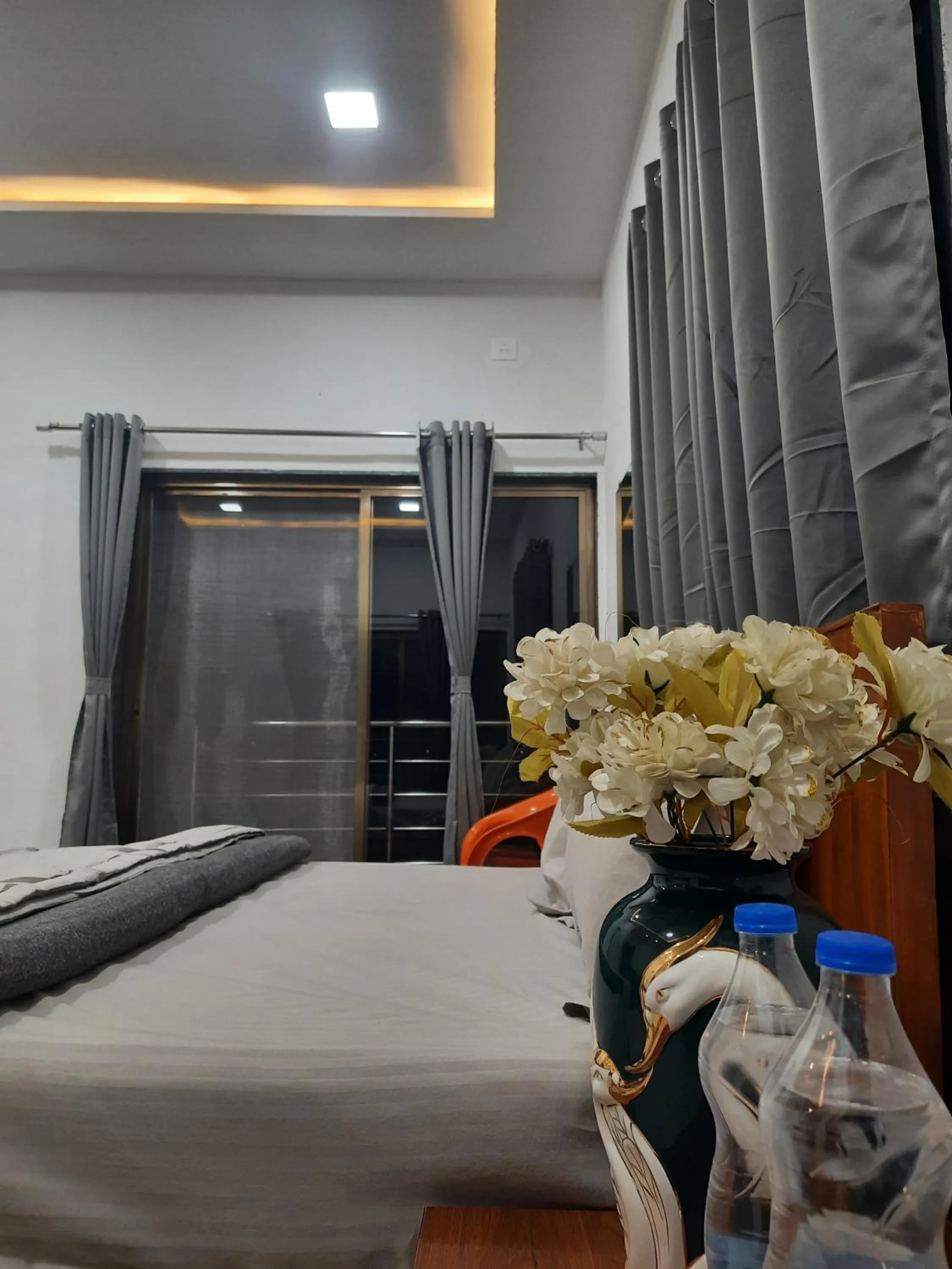 Bed in Hotel Randha and Lodging