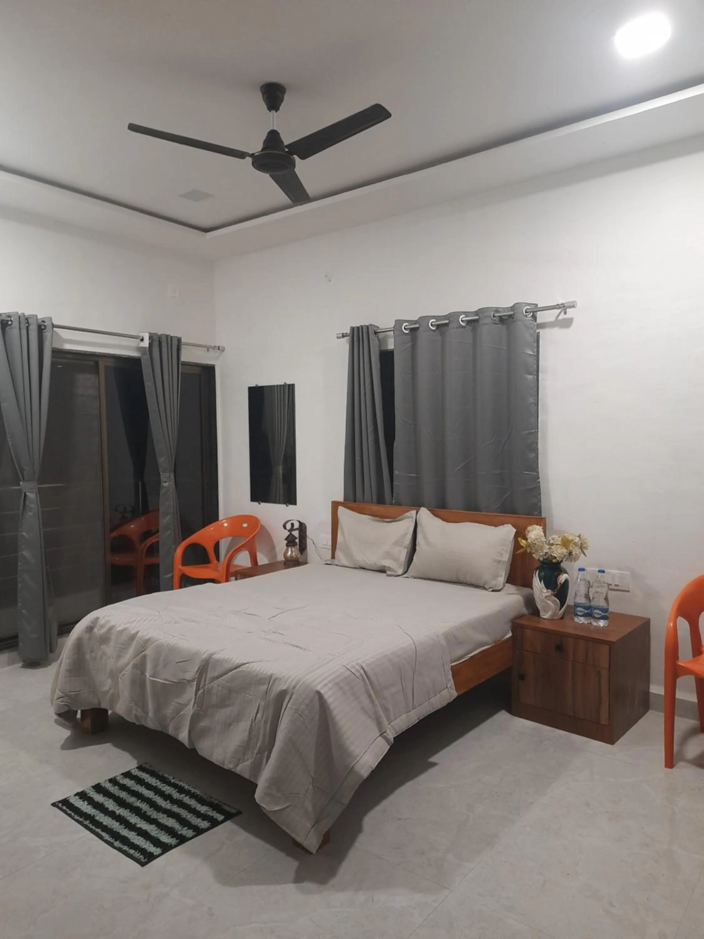 Bed in Hotel Randha and Lodging