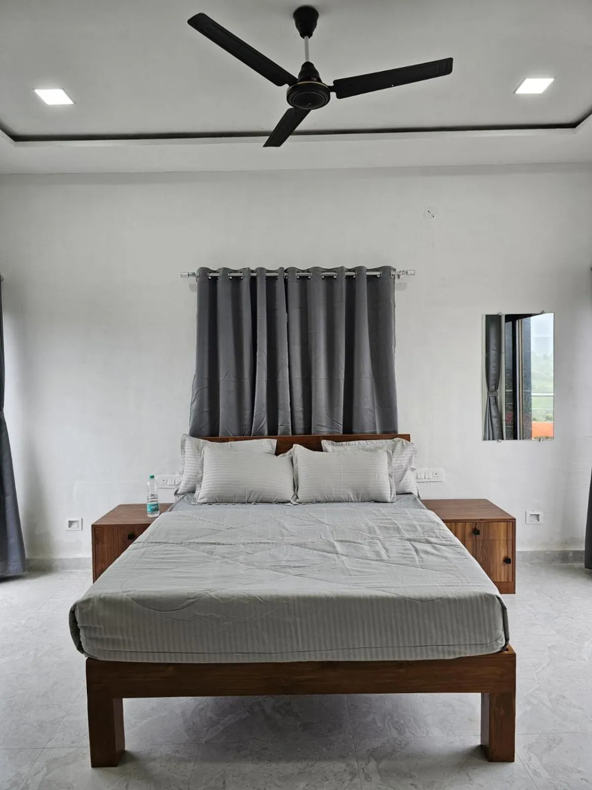 Bed in Hotel Randha and Lodging