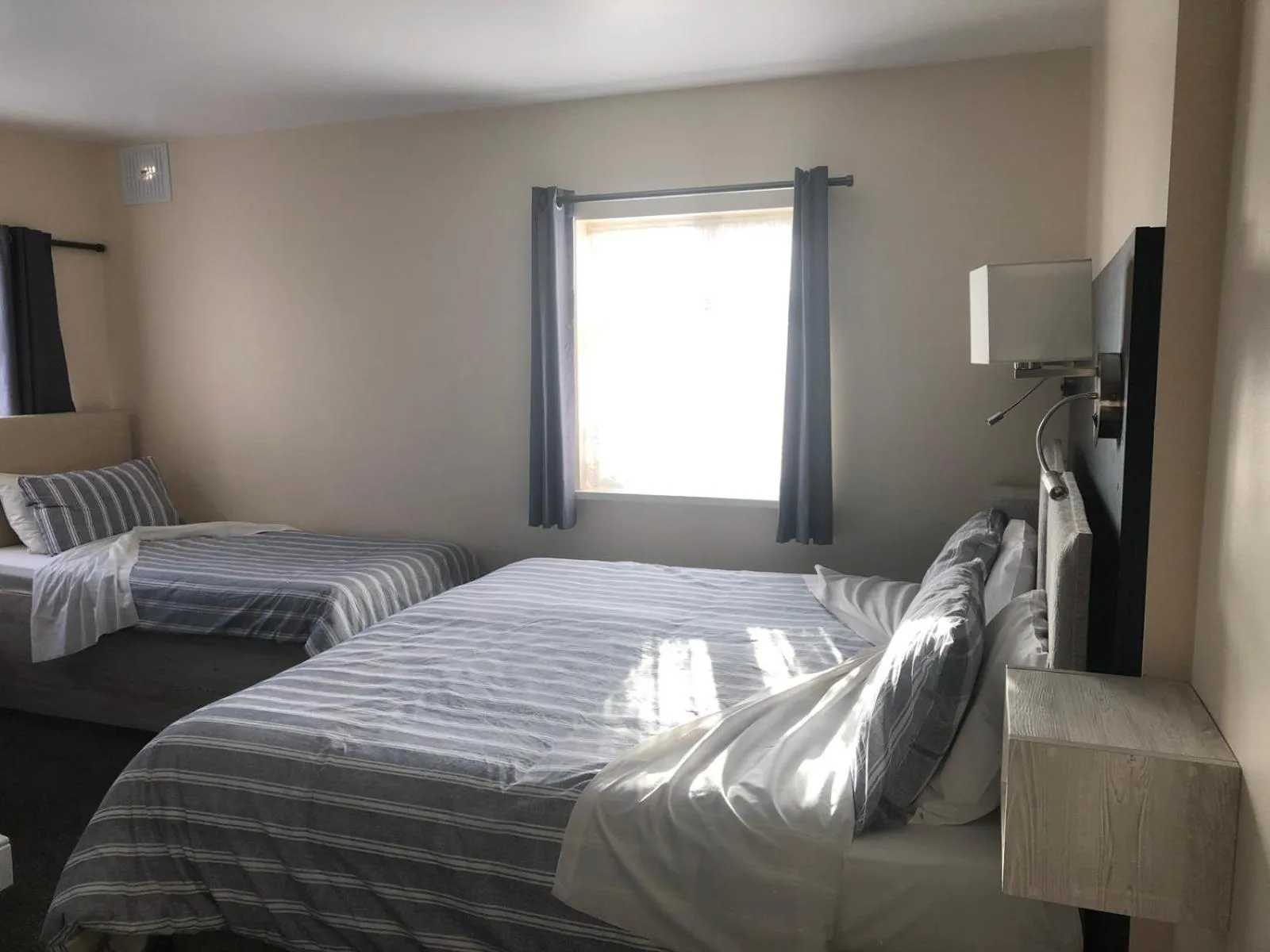 Bed in The Old Black Horse Inn