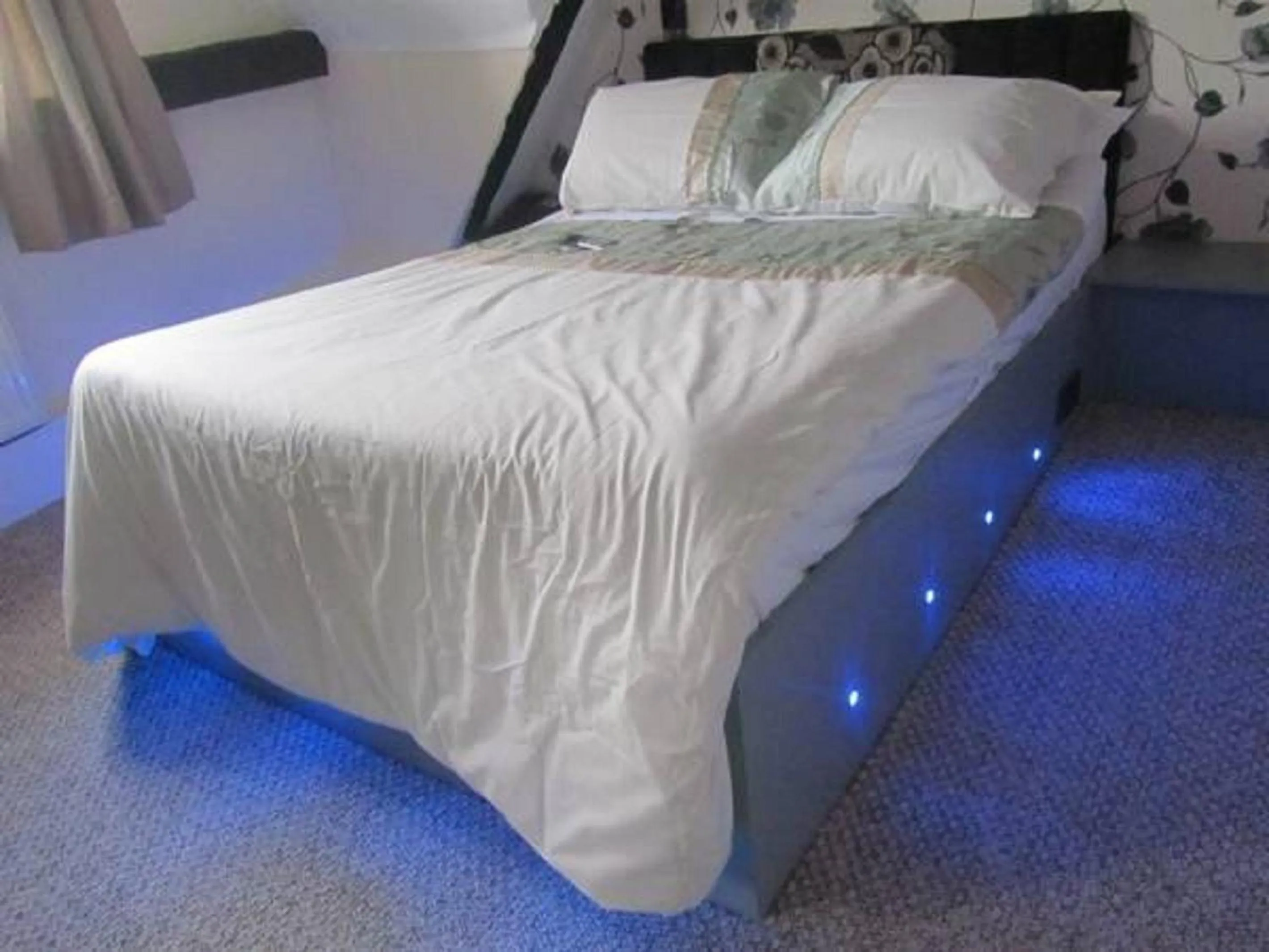 Bed in The Old Black Horse Inn