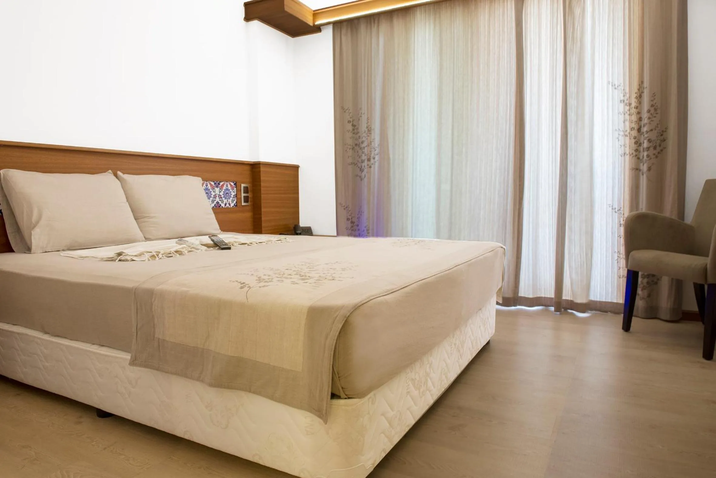 Photo of the whole room, Bed in Hotel Lotus Spa&Sport Akyaka