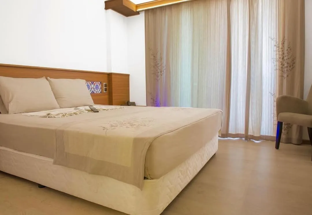 Photo of the whole room, Bed in Hotel Lotus Spa&Sport Akyaka