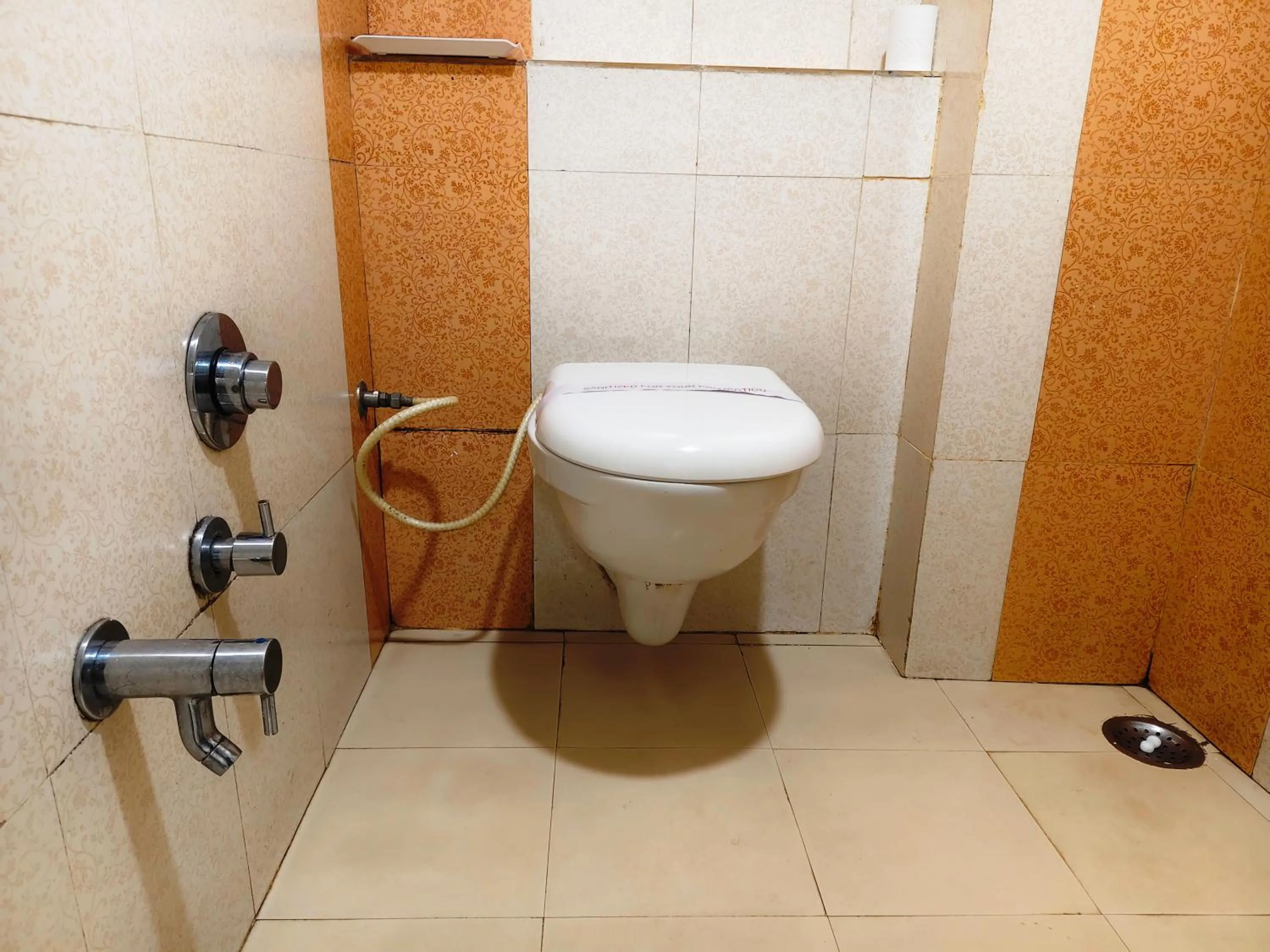 Bathroom in Hotel Simran - Raipur Junction