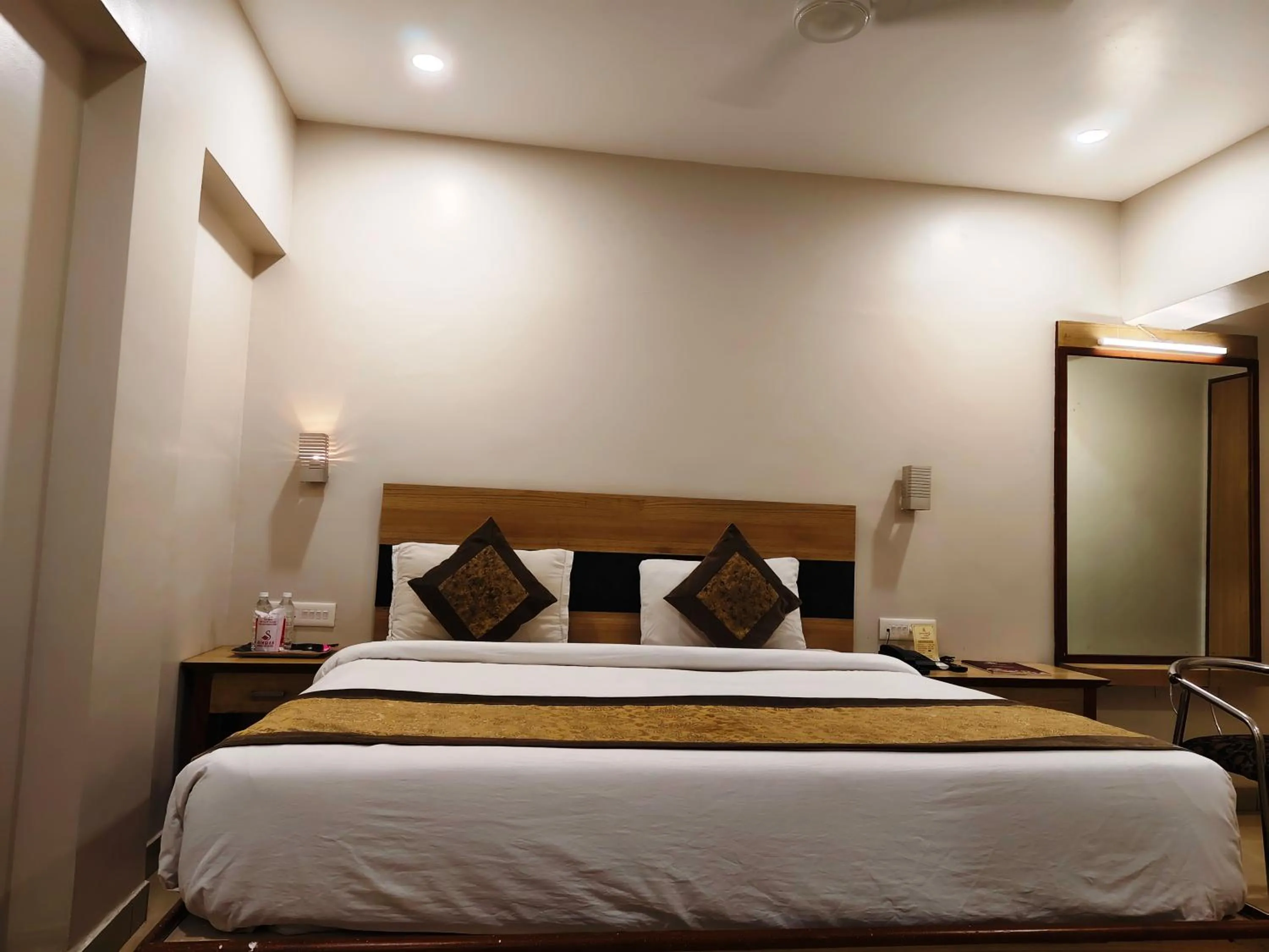 Bed in Hotel Simran - Raipur Junction