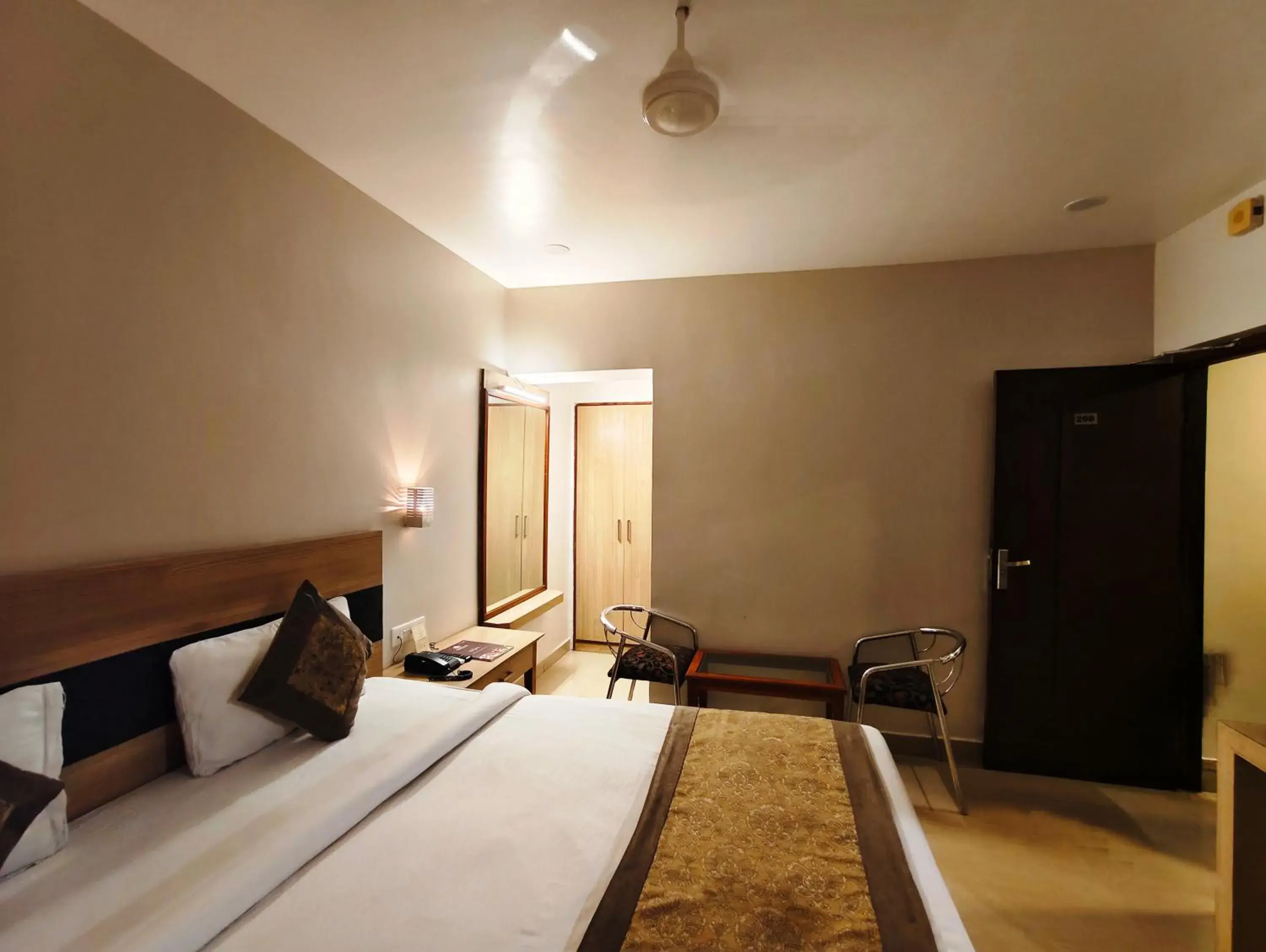 Standard Double Room in Hotel Simran - Raipur Junction Standard Double Room in Hotel Simran - Raipur Junction